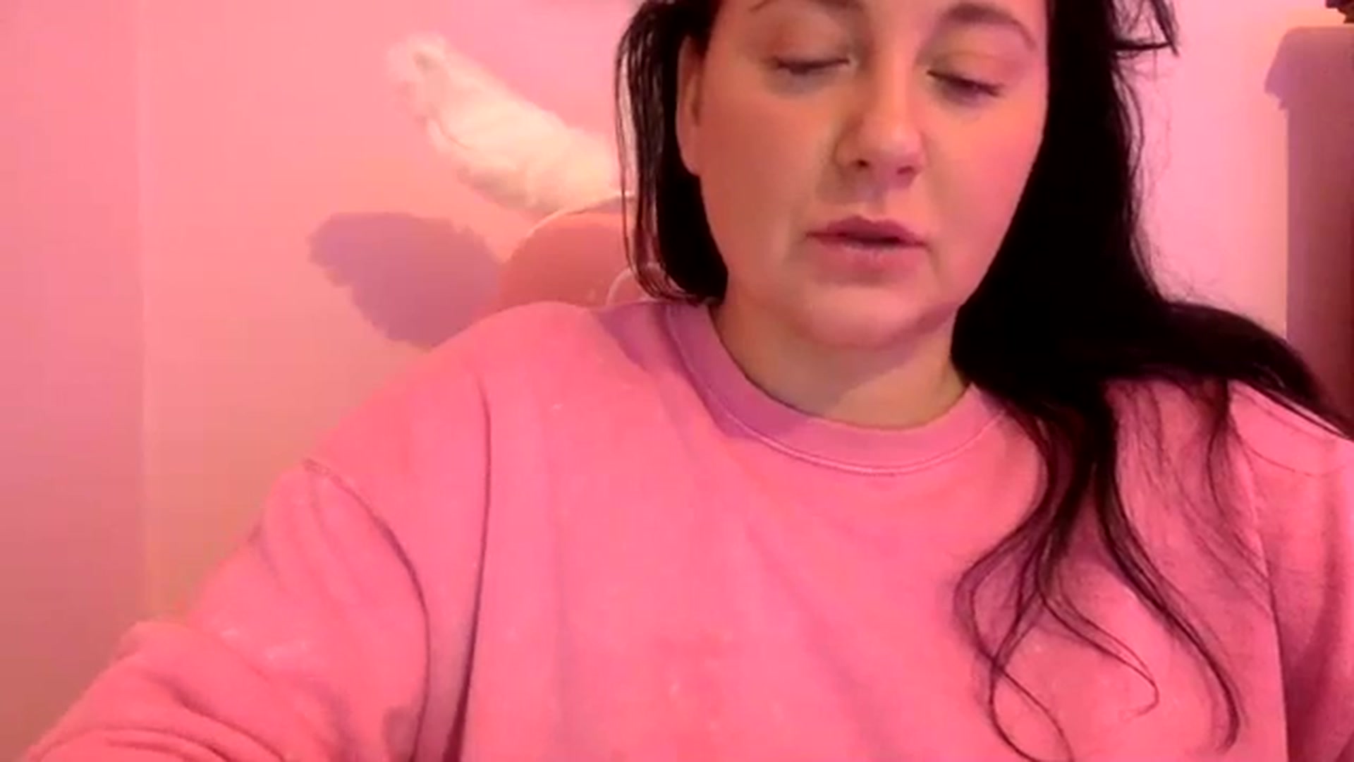 Gallery image thumbnail from Pandabella's myfreecams stream on, 04/02/2024, 17:16 image 12 of 20