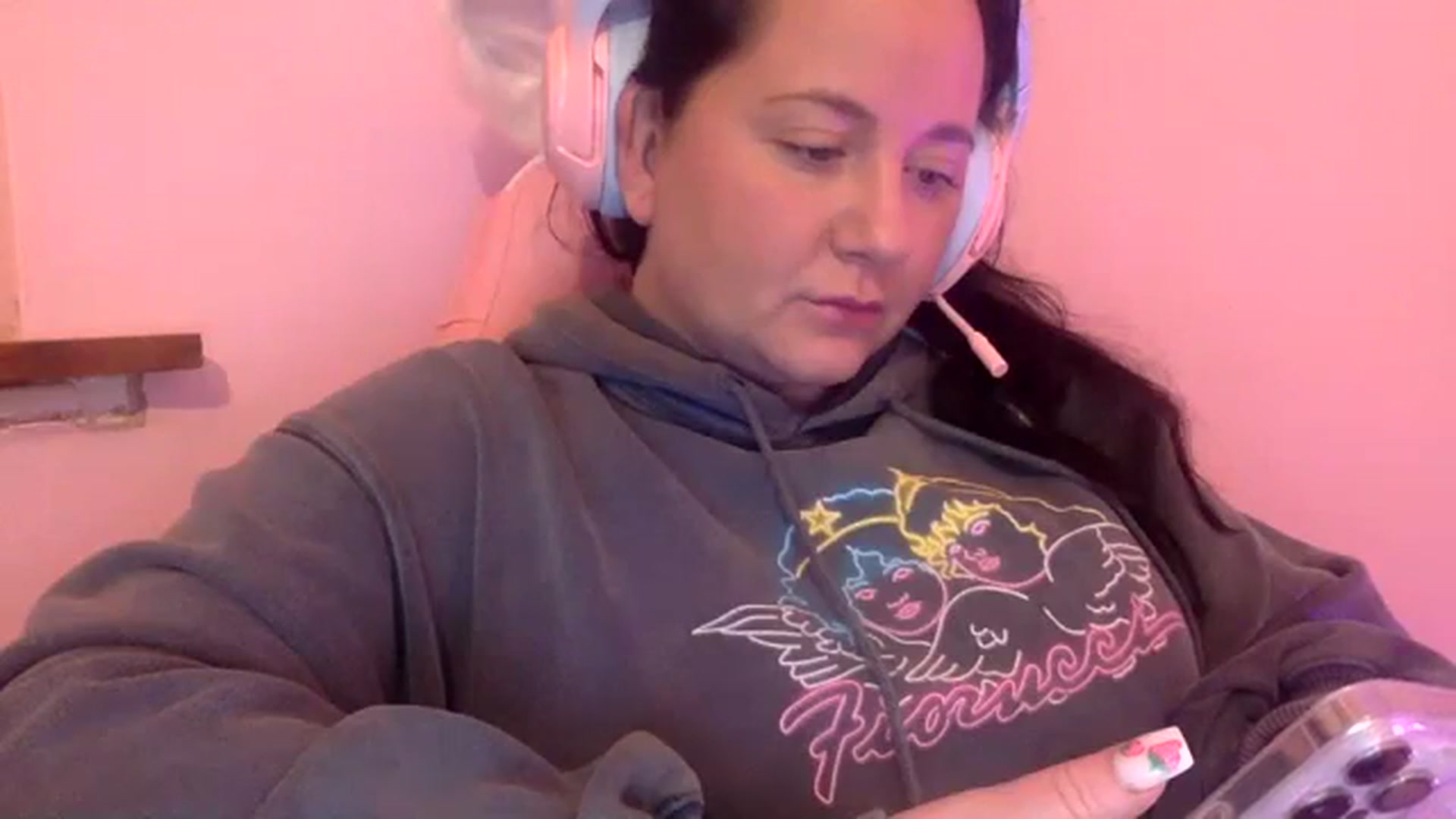 Gallery image thumbnail from Pandabella's myfreecams stream on, 04/02/2024, 23:22 image 15 of 20