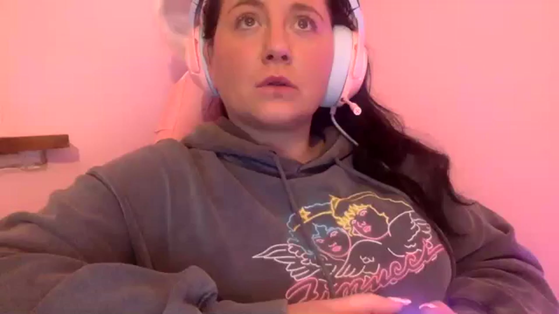 Gallery image thumbnail from Pandabella's myfreecams stream on, 04/02/2024, 23:22 image 14 of 20