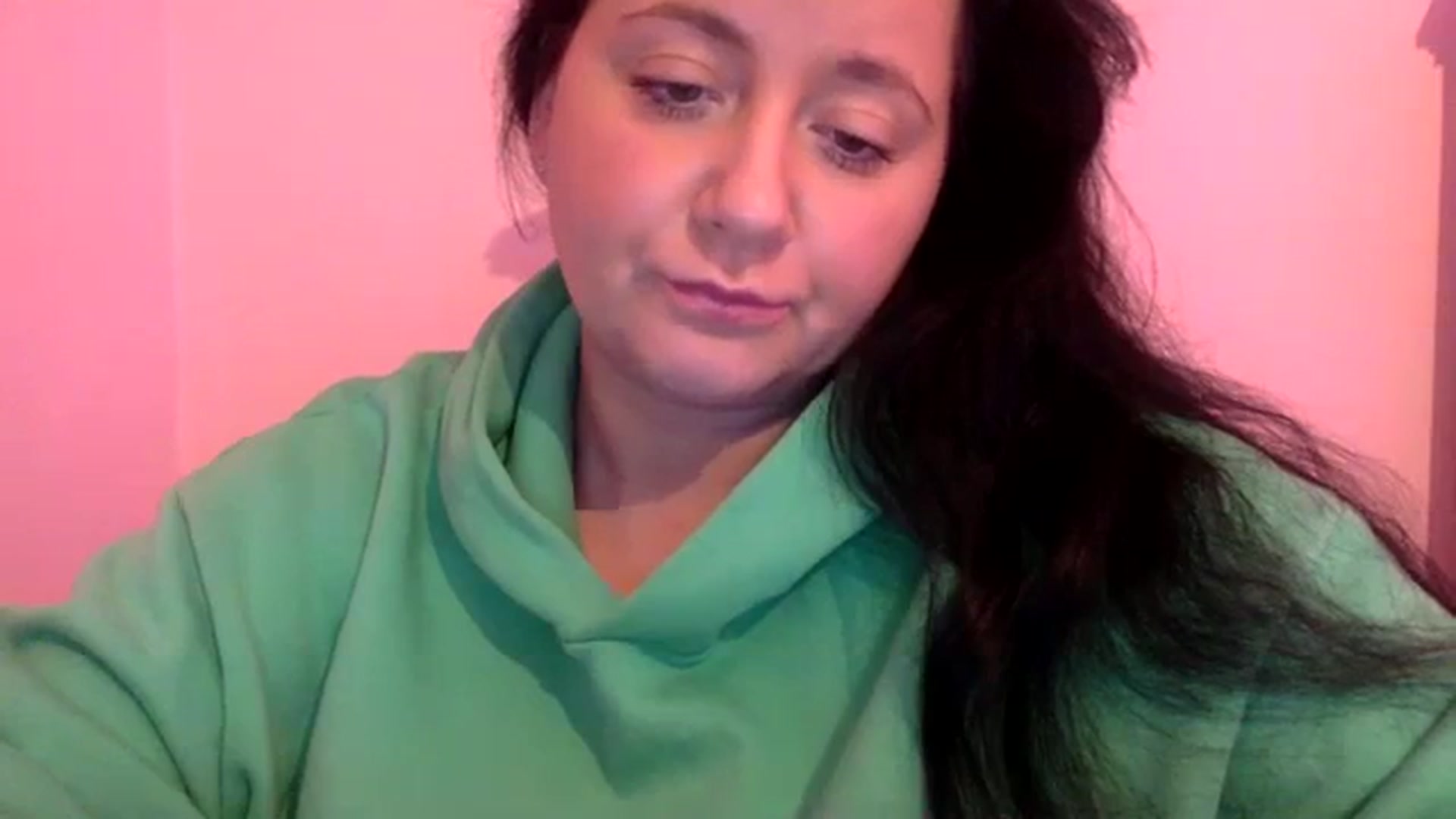 Gallery image thumbnail from Pandabella's myfreecams stream on, 04/10/2024, 20:57 image 18 of 20