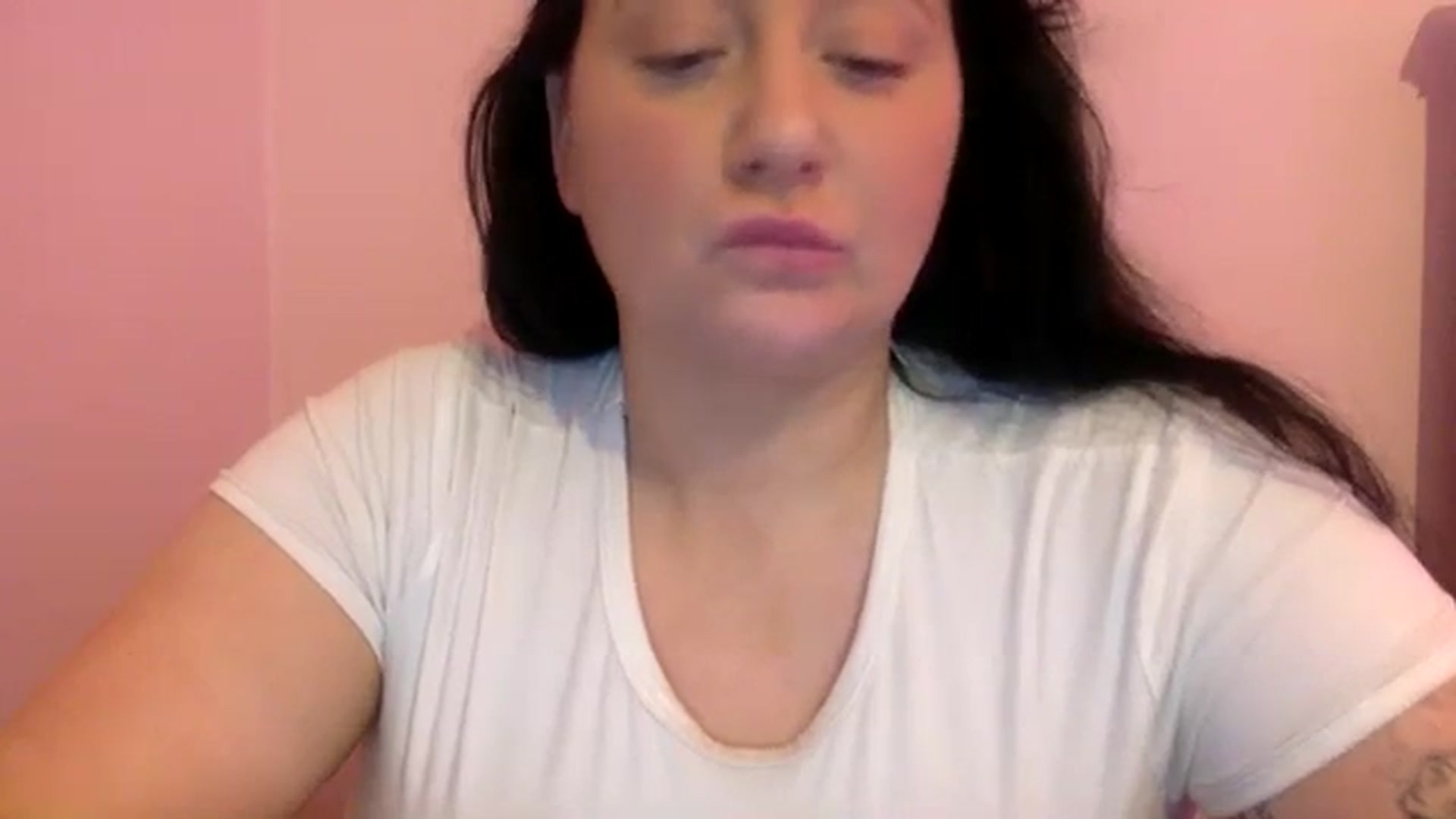 Gallery image thumbnail from Pandabella's myfreecams stream on, 04/14/2024, 16:46 image 3 of 20