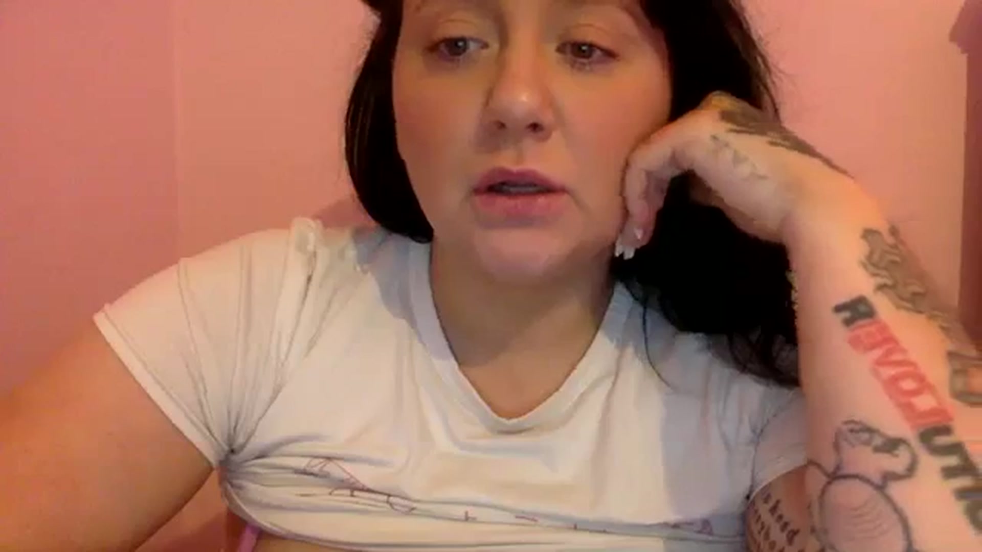 Gallery image thumbnail from Pandabella's myfreecams stream on, 04/14/2024, 16:46 image 13 of 20