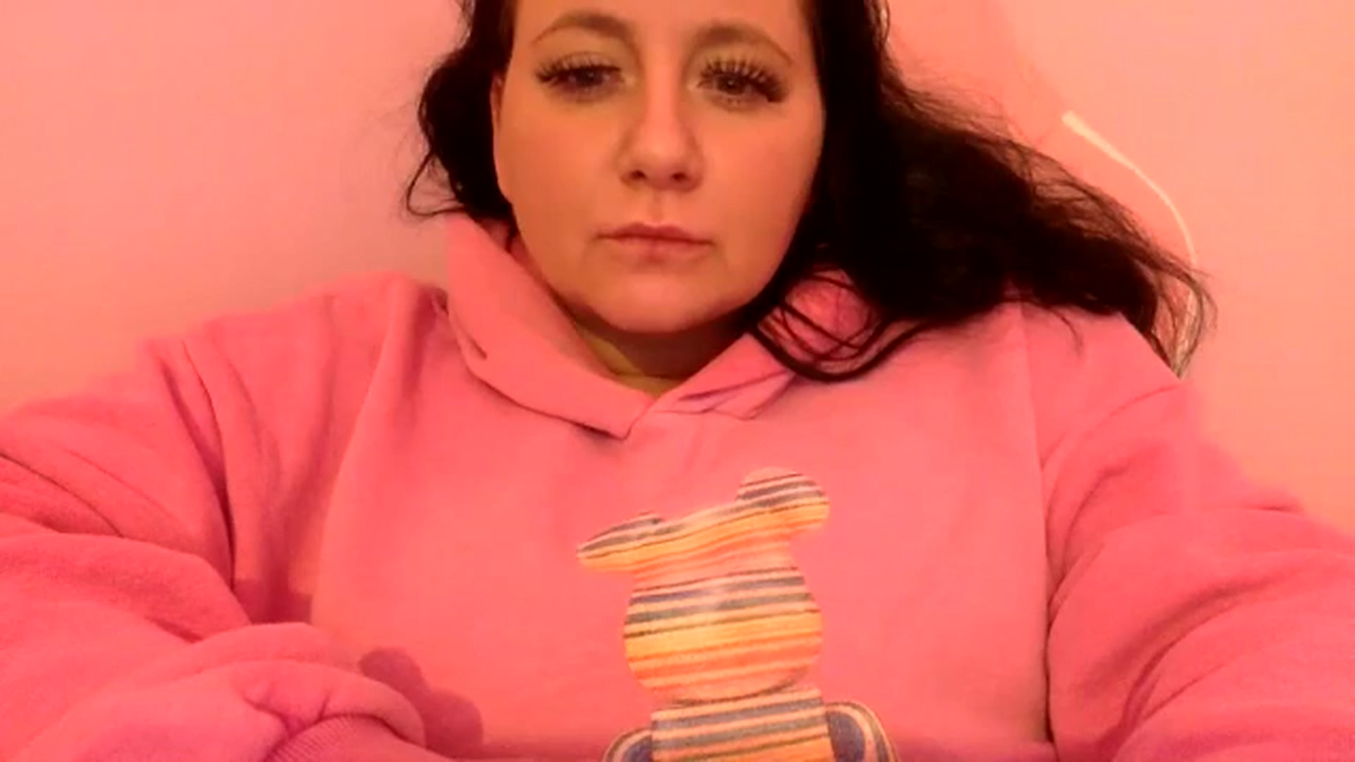 Gallery image thumbnail from Pandabella's myfreecams stream on, 04/16/2024, 21:37 image 14 of 20