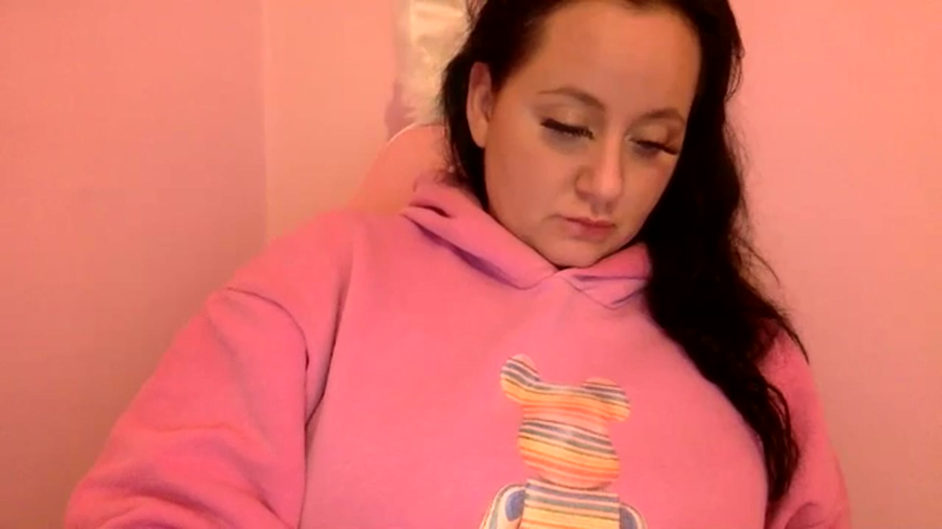 Gallery image thumbnail from Pandabella's myfreecams stream on, 04/16/2024, 21:37 image 11 of 20