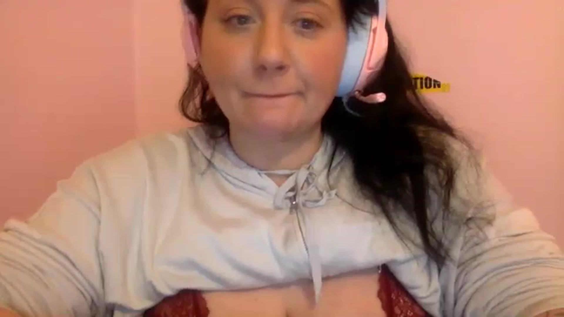Gallery image thumbnail from Pandabella's myfreecams stream on, 04/26/2024, 24:56 image 18 of 20