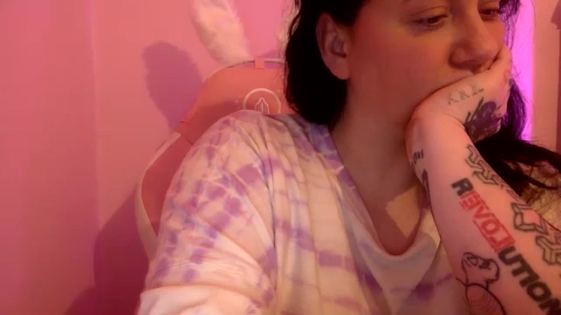 Gallery image thumbnail from Pandabella's myfreecams stream on, 04/26/2024, 23:12 image 17 of 20