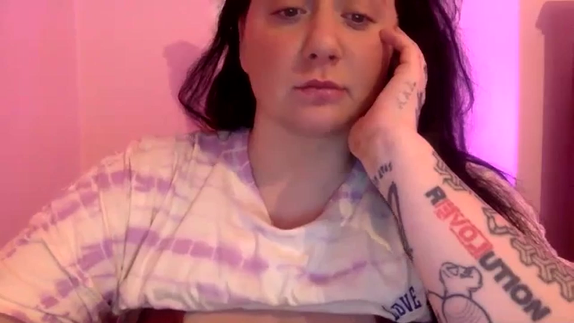 Gallery image thumbnail from Pandabella's myfreecams stream on, 04/26/2024, 23:12 image 11 of 20