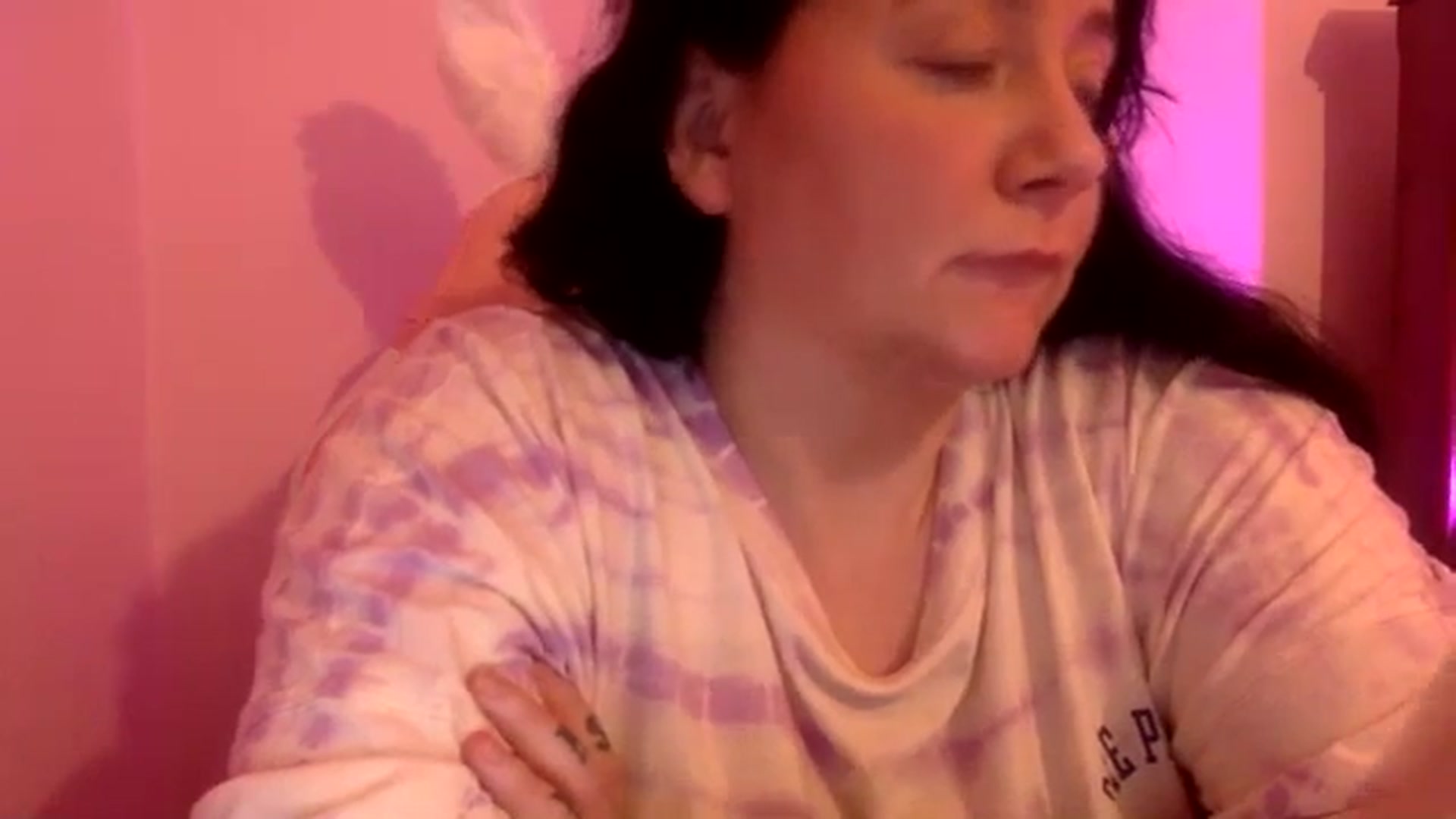 Gallery image thumbnail from Pandabella's myfreecams stream on, 04/26/2024, 23:12 image 16 of 20