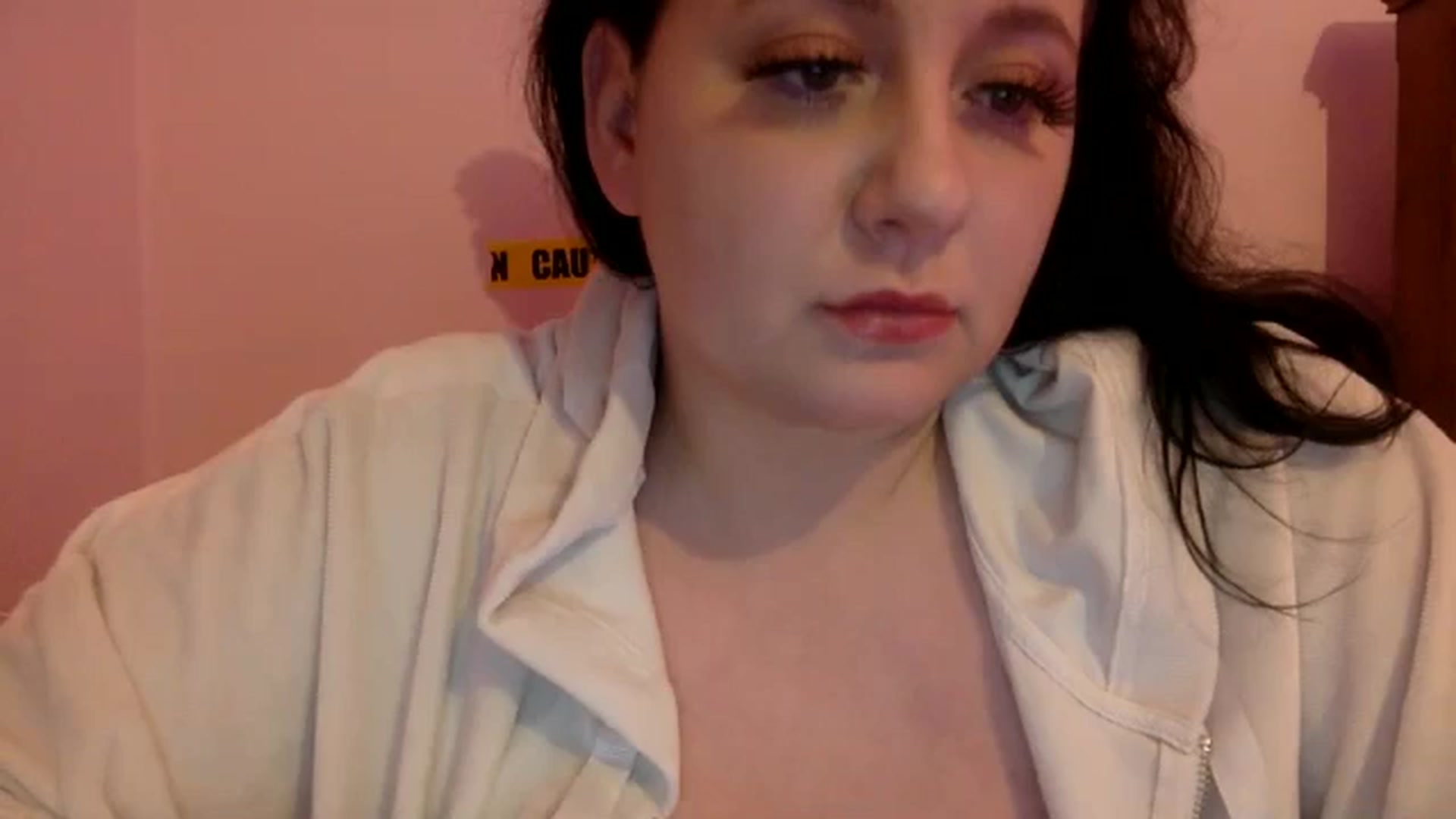 Gallery image thumbnail from Pandabella's myfreecams stream on, 05/02/2024, 24:20 image 1 of 20