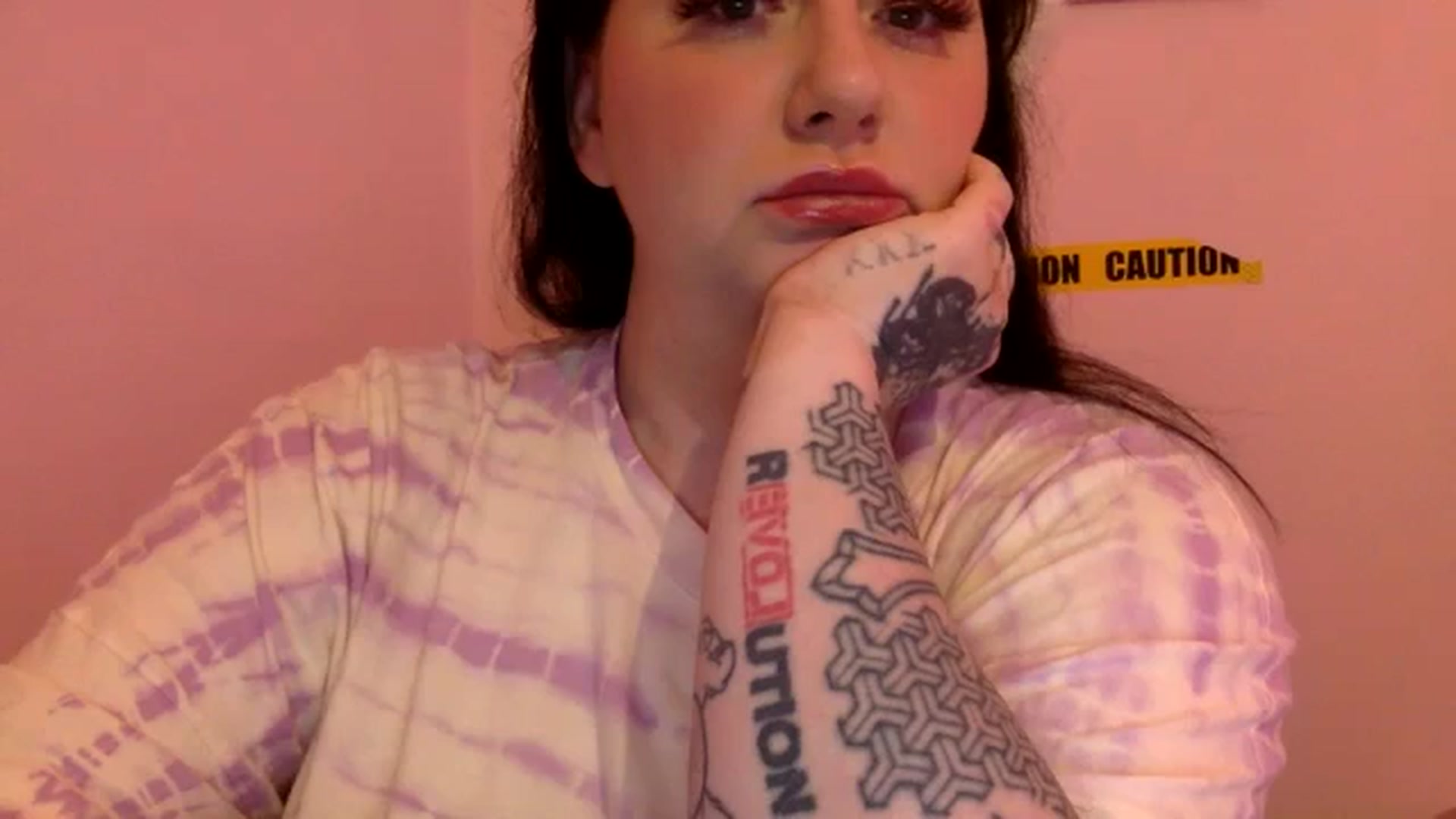 Gallery image thumbnail from Pandabella's myfreecams stream on, 05/02/2024, 21:24 image 12 of 20
