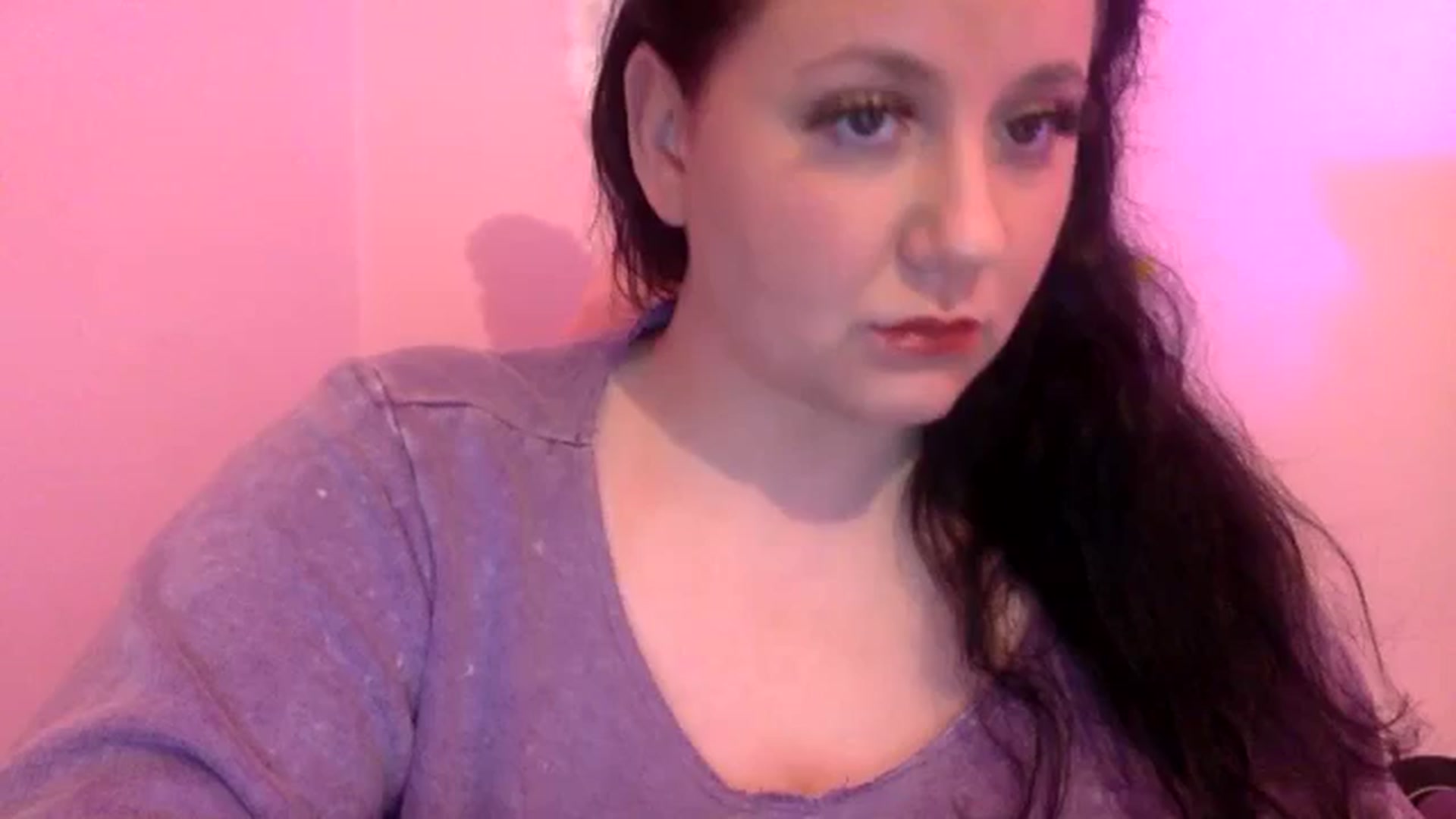 Gallery image thumbnail from Pandabella's myfreecams stream on, 05/03/2024, 23:18 image 1 of 20