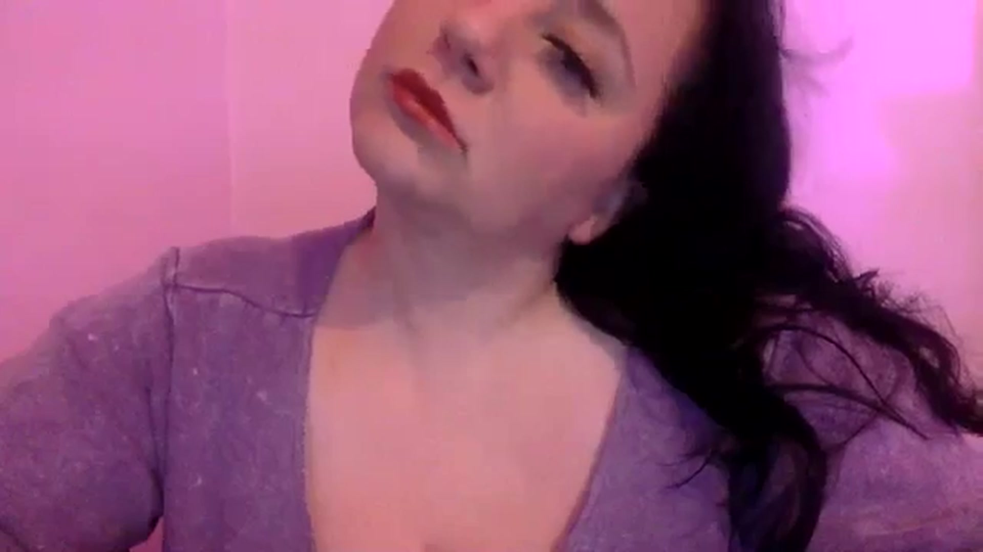 Gallery image thumbnail from Pandabella's myfreecams stream on, 05/03/2024, 23:18 image 4 of 20