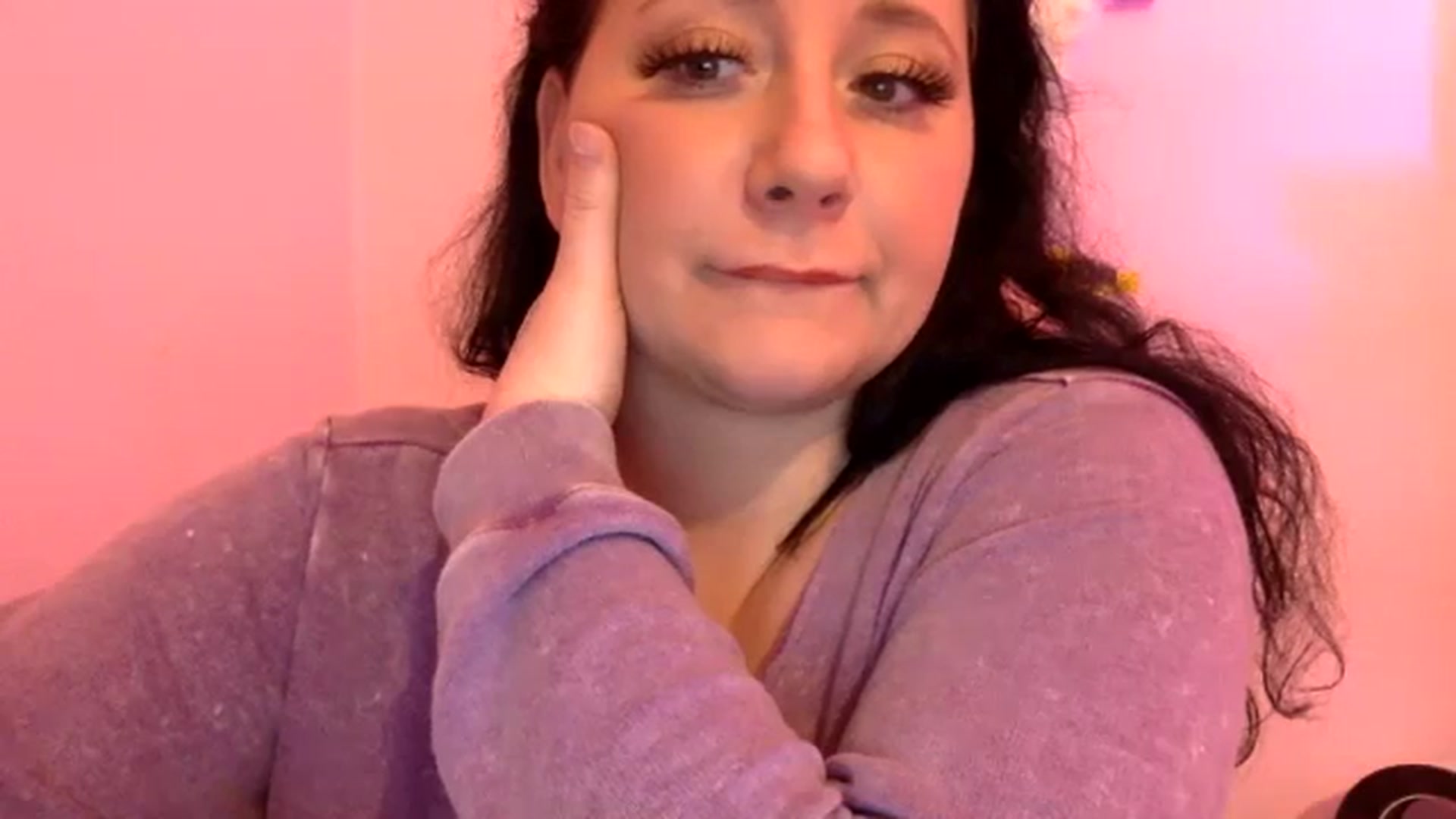 Gallery image thumbnail from Pandabella's myfreecams stream on, 05/03/2024, 23:18 image 18 of 20