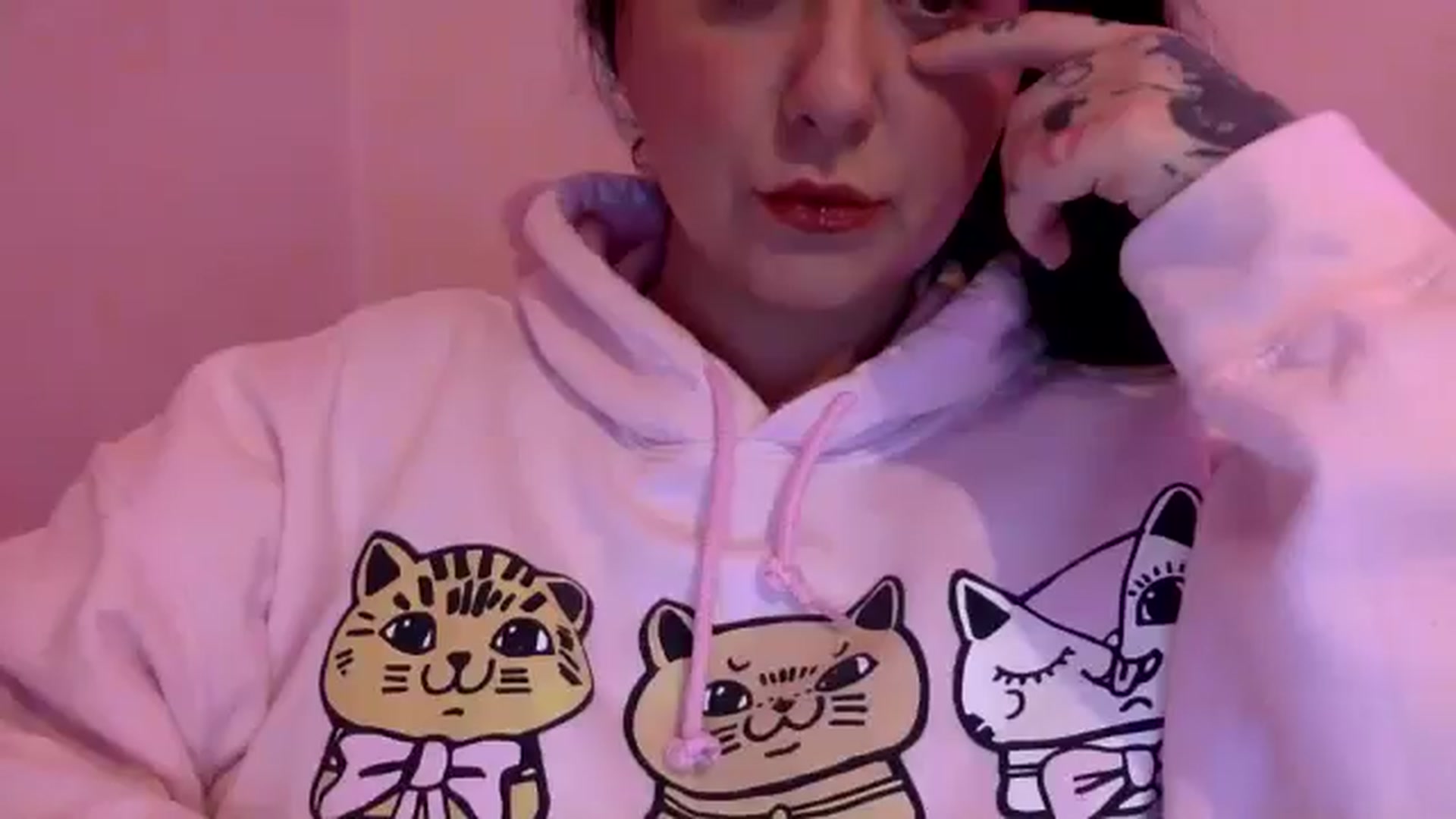 Gallery image thumbnail from Pandabella's myfreecams stream on, 05/05/2024, 24:38 image 6 of 20