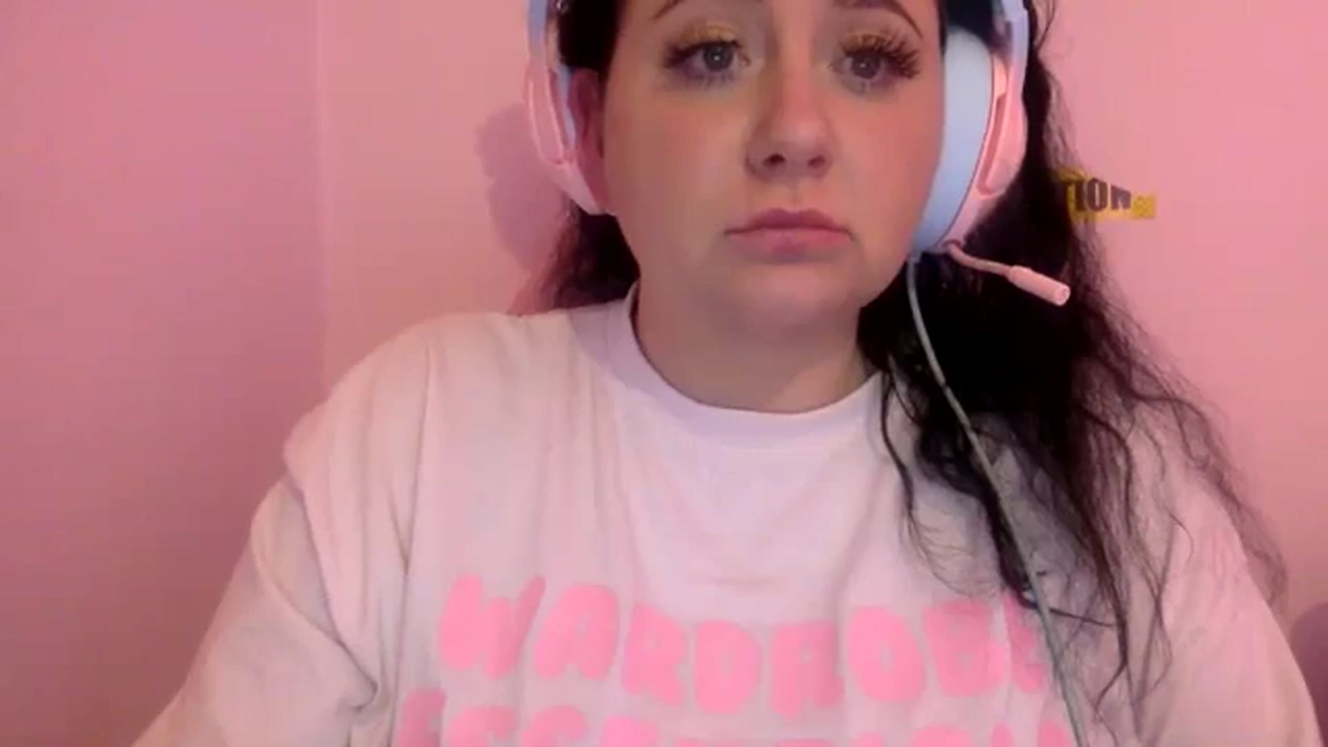Gallery image thumbnail from Pandabella's myfreecams stream on, 05/16/2024, 24:56 image 16 of 20