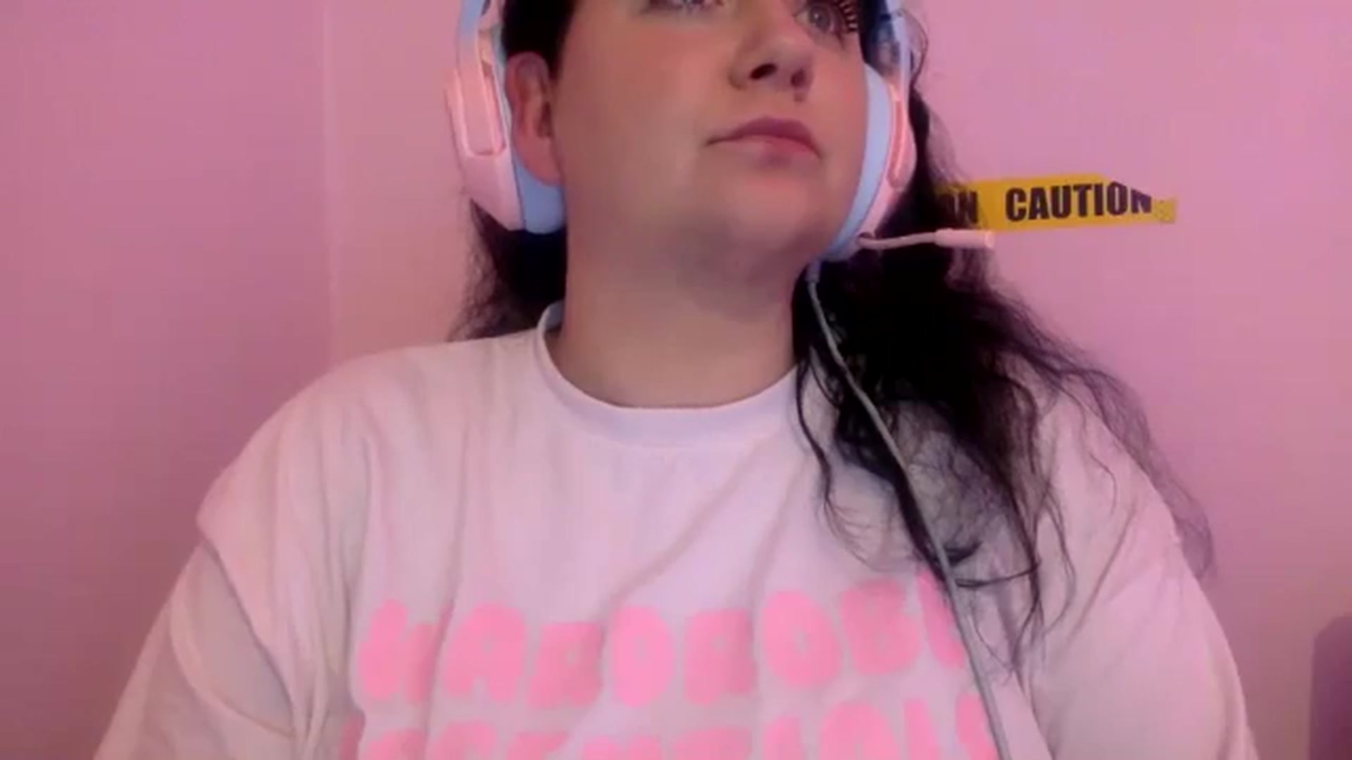 Gallery image thumbnail from Pandabella's myfreecams stream on, 05/16/2024, 24:56 image 12 of 20