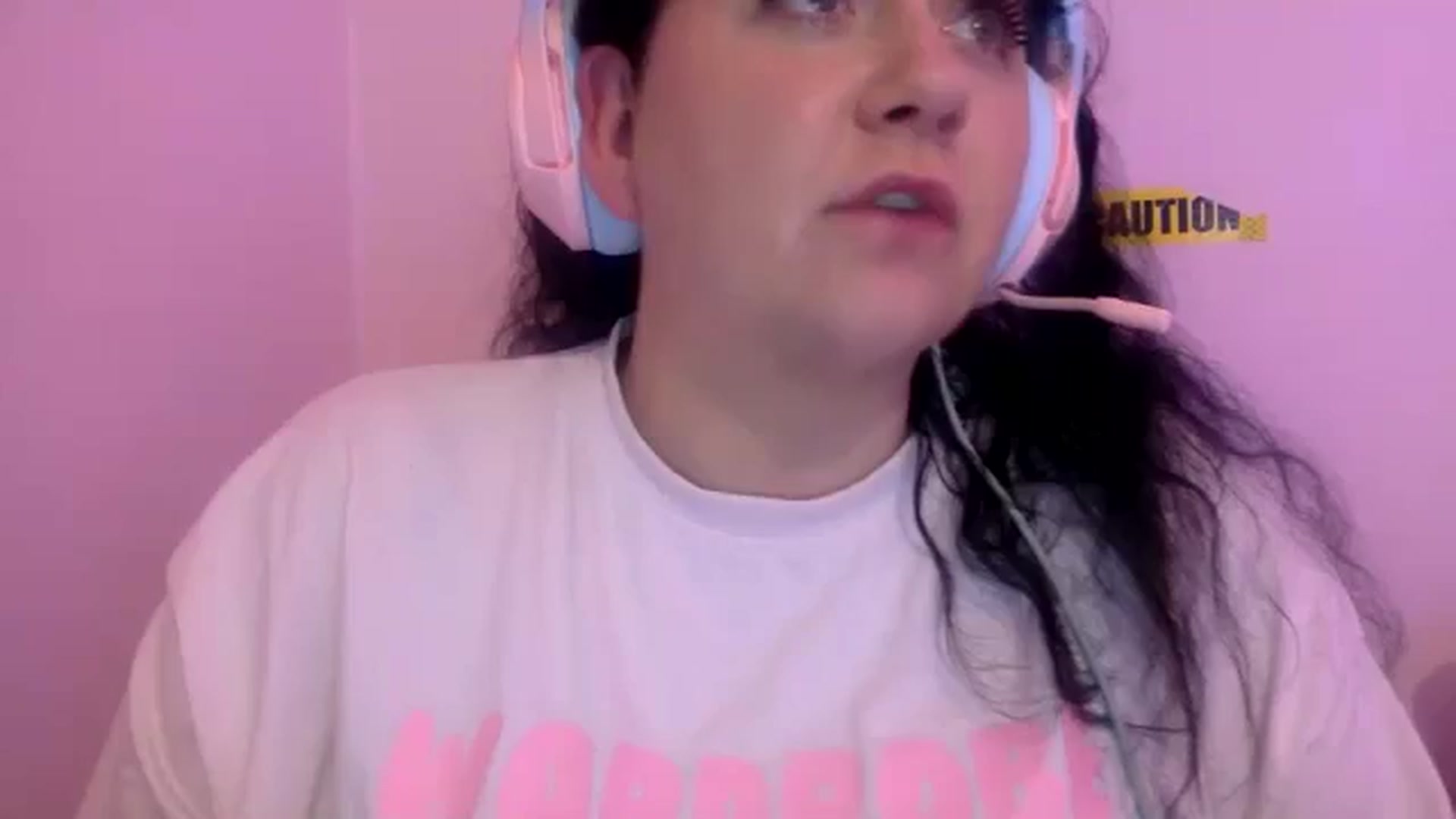 Gallery image thumbnail from Pandabella's myfreecams stream on, 05/16/2024, 24:56 image 18 of 20