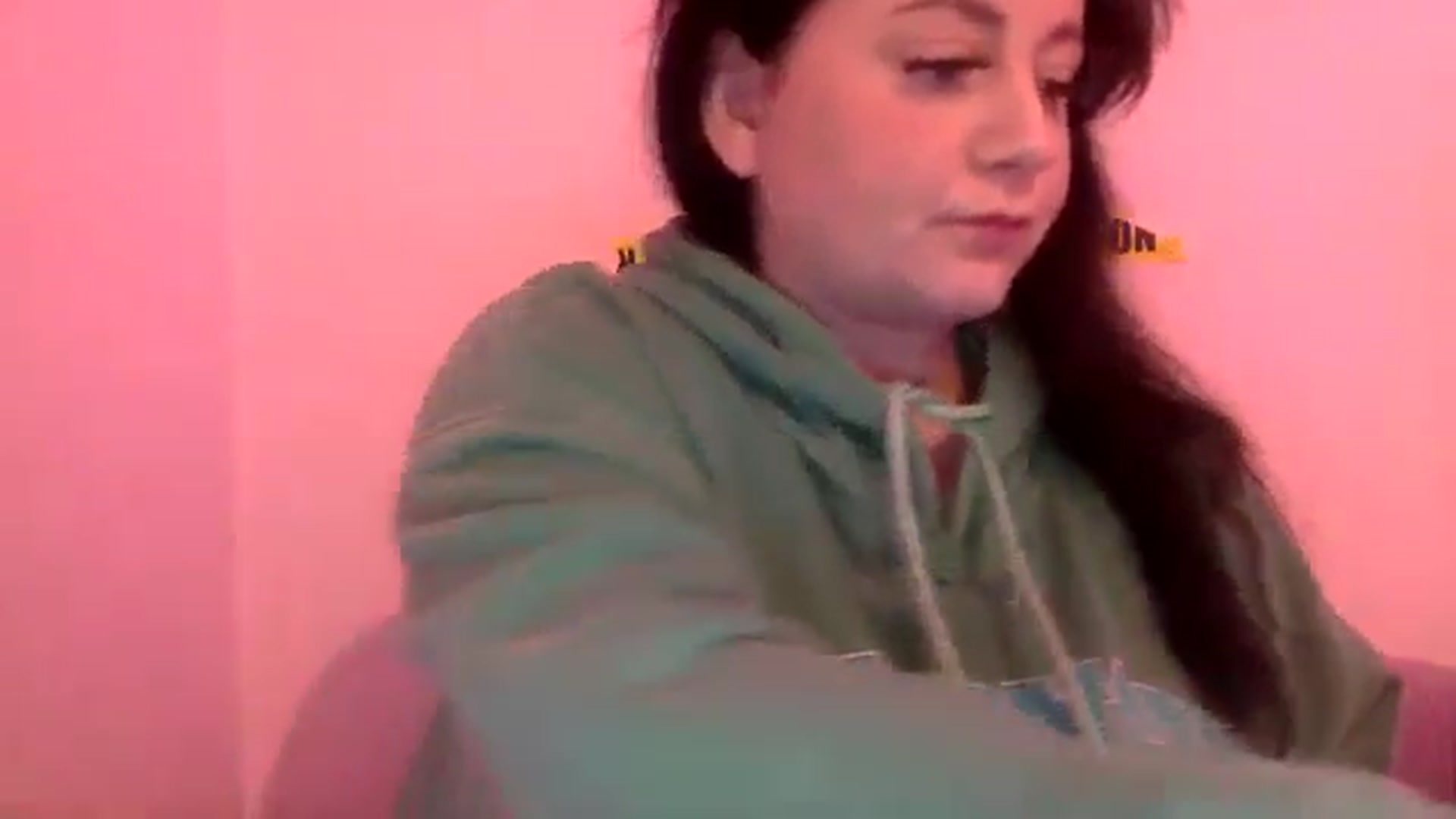 Gallery image thumbnail from Pandabella's myfreecams stream on, 05/20/2024, 21:18 image 8 of 20