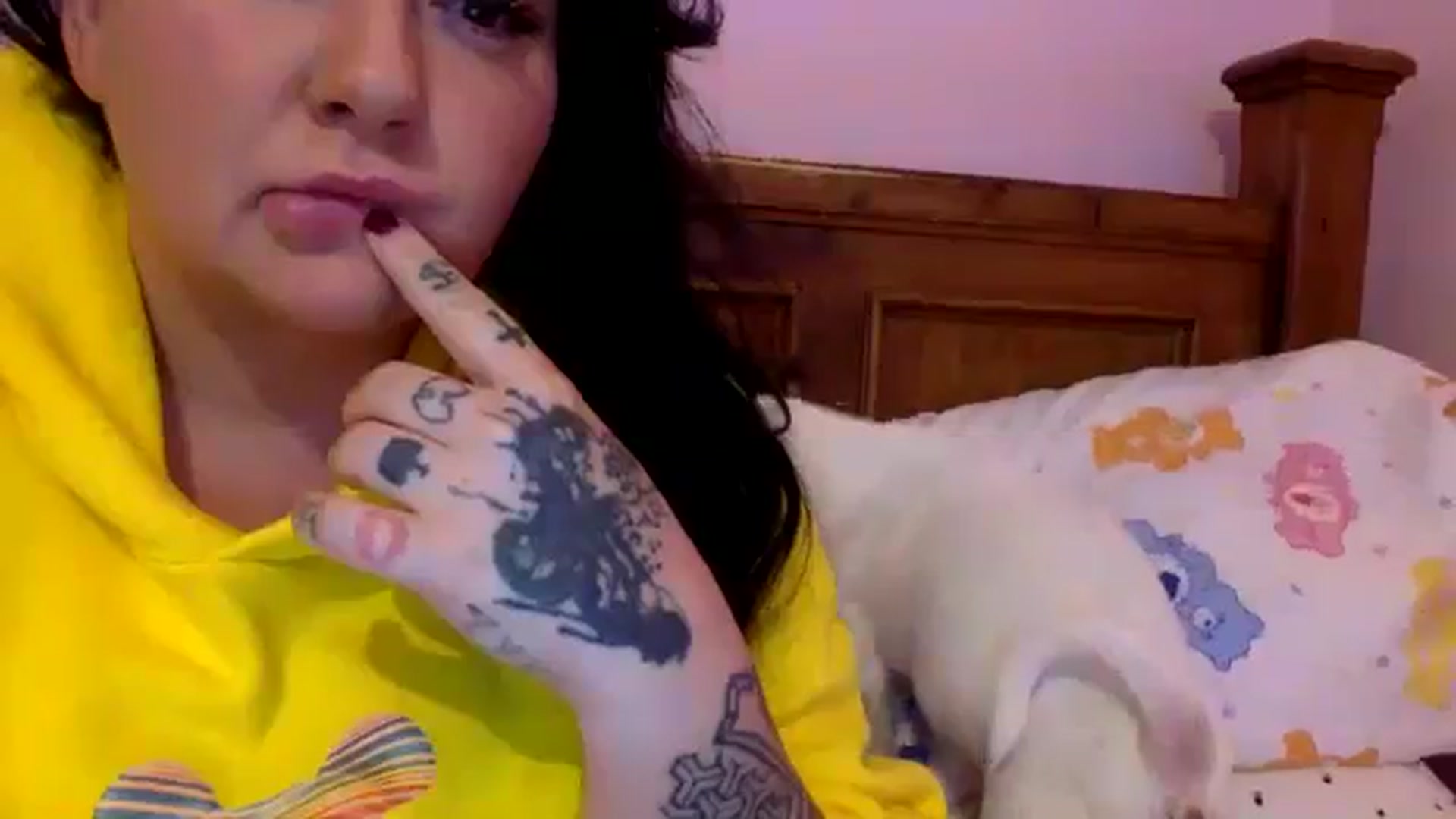 Gallery image thumbnail from Pandabella's myfreecams stream on, 05/26/2024, 01:20 image 7 of 20