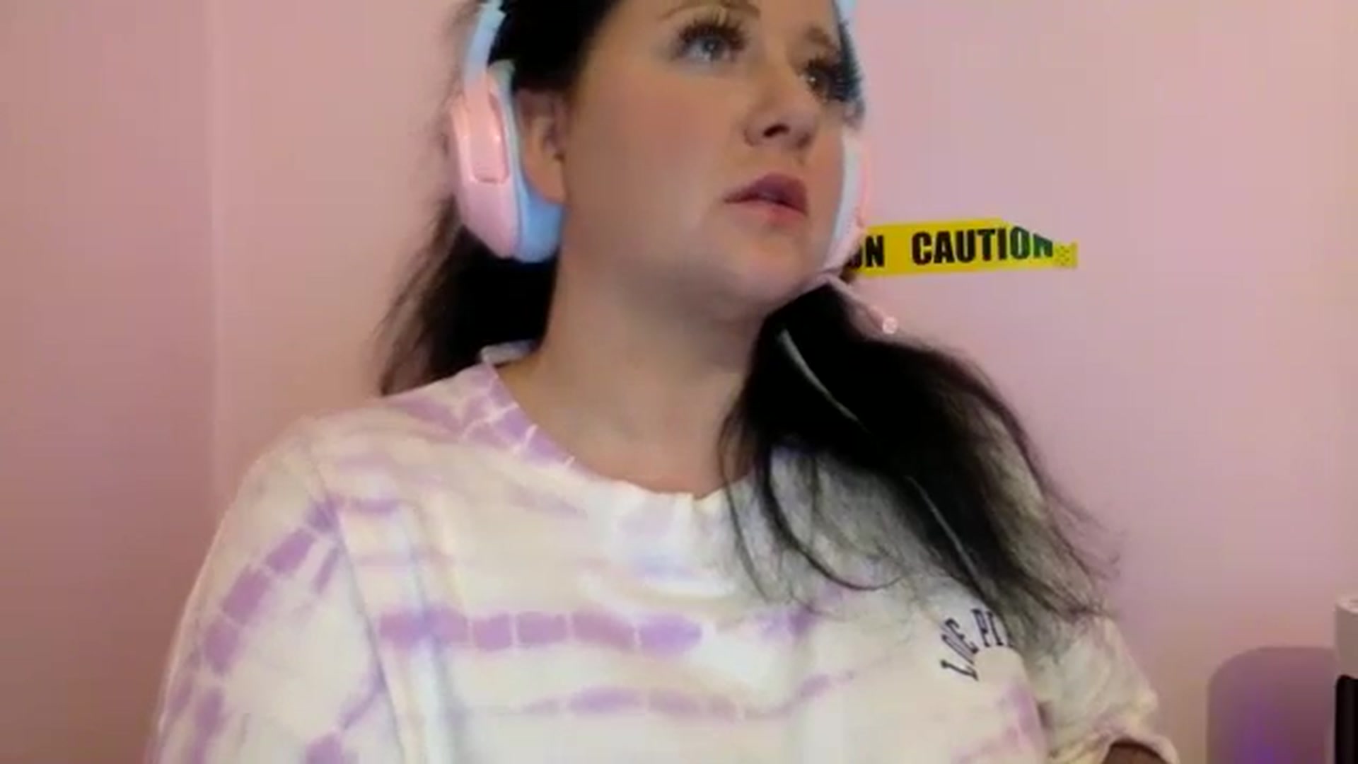 Gallery image thumbnail from Pandabella's myfreecams stream on, 05/27/2024, 22:53 image 4 of 20