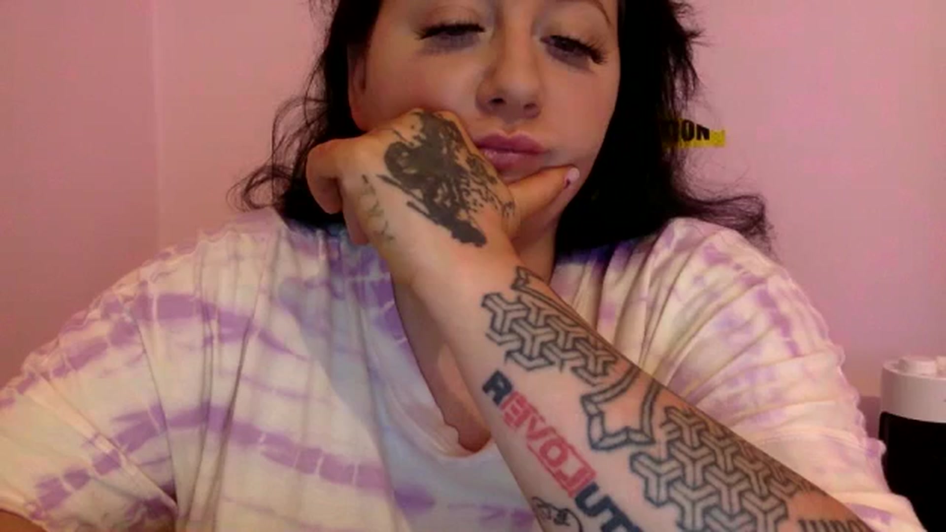 Gallery image thumbnail from Pandabella's myfreecams stream on, 05/27/2024, 22:53 image 19 of 20
