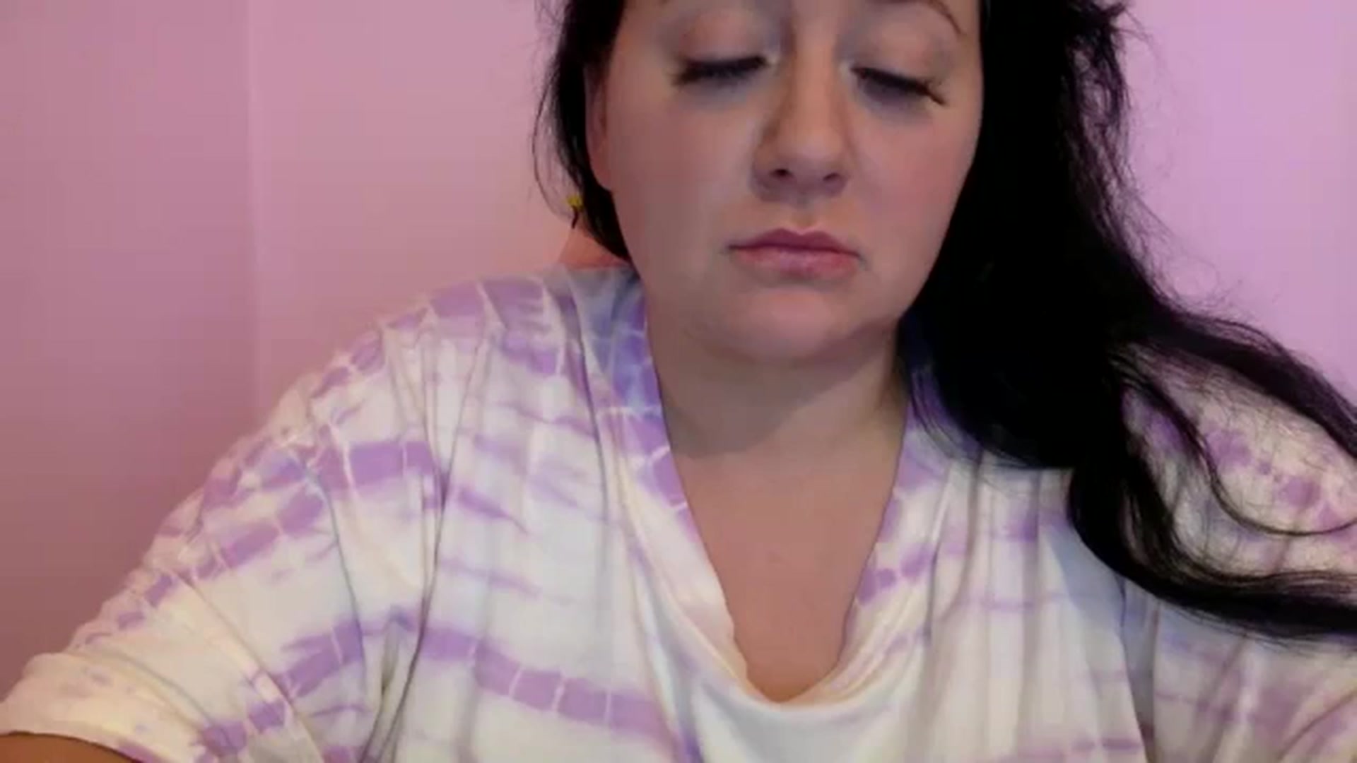 Gallery image thumbnail from Pandabella's myfreecams stream on, 05/27/2024, 22:53 image 15 of 20