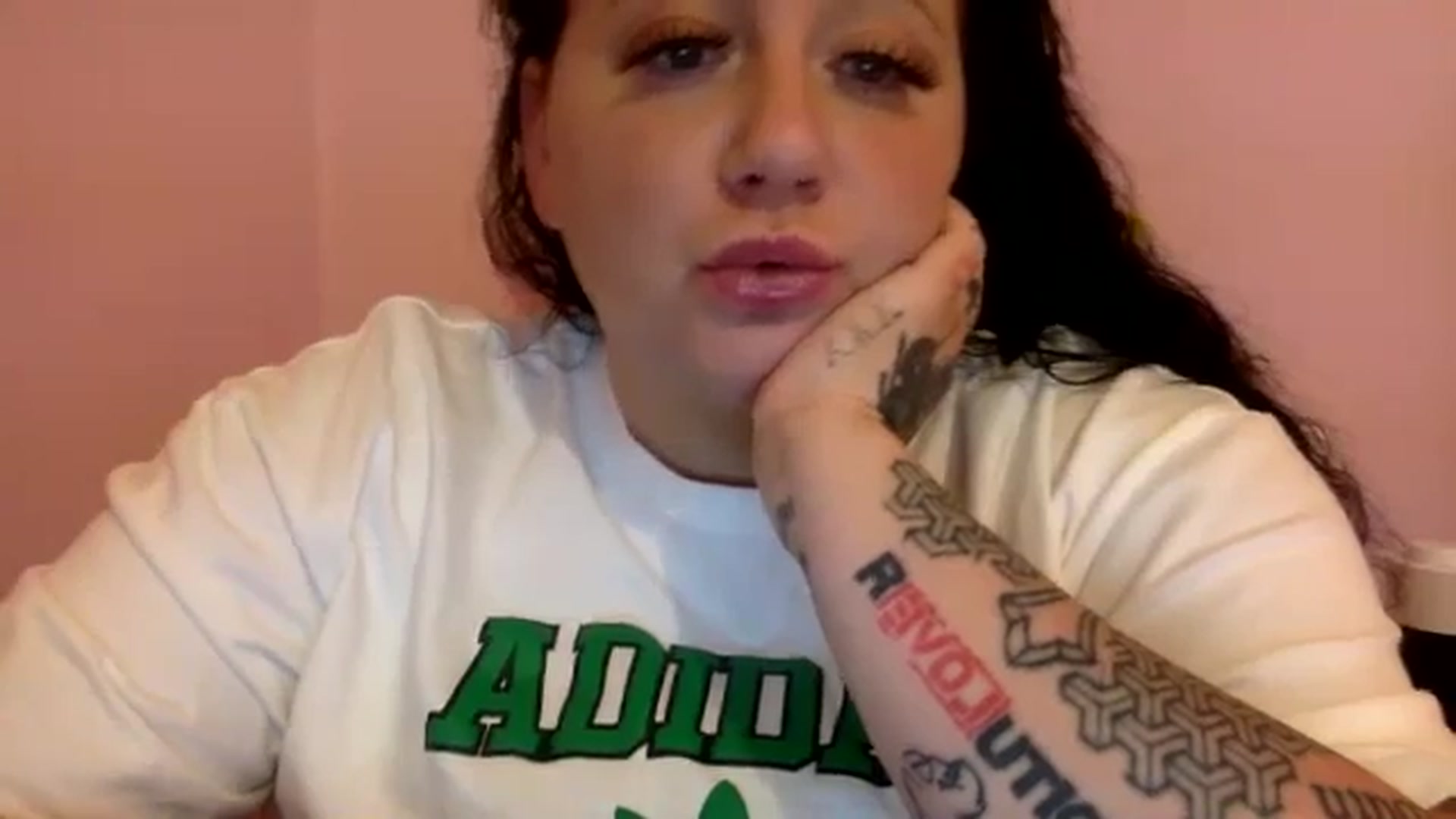 Gallery image thumbnail from Pandabella's myfreecams stream on, 05/31/2024, 24:51 image 15 of 20