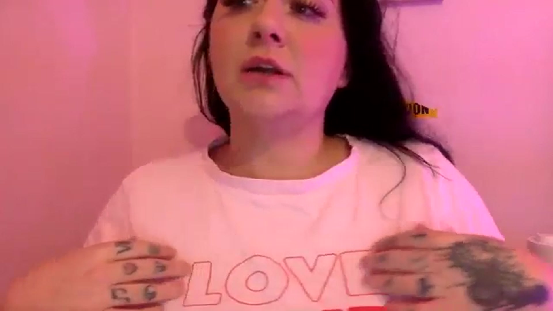 Gallery image thumbnail from Pandabella's myfreecams stream on, 06/02/2024, 24:01 image 18 of 20