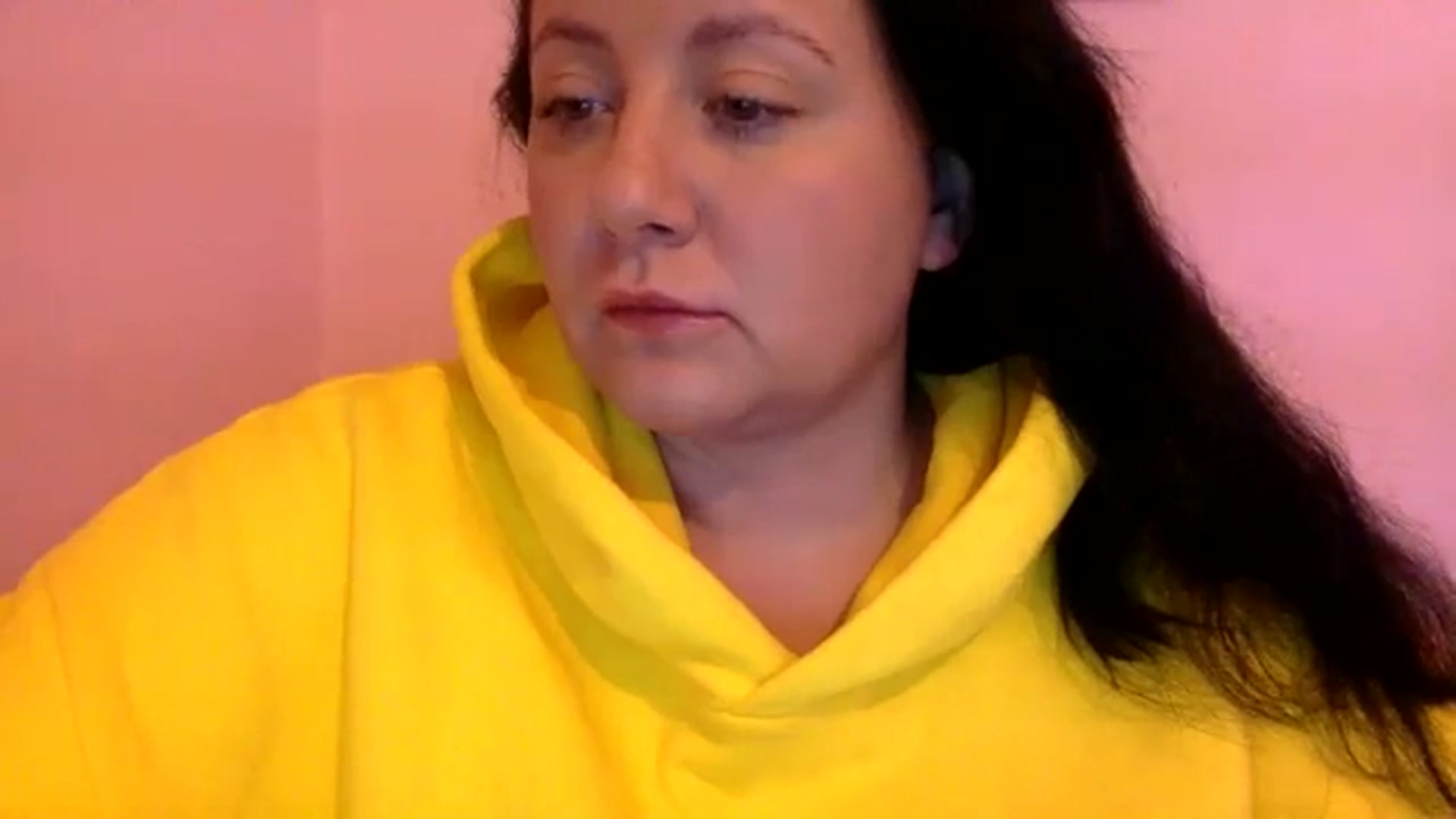 Gallery image thumbnail from Pandabella's myfreecams stream on, 06/04/2024, 23:16 image 6 of 20