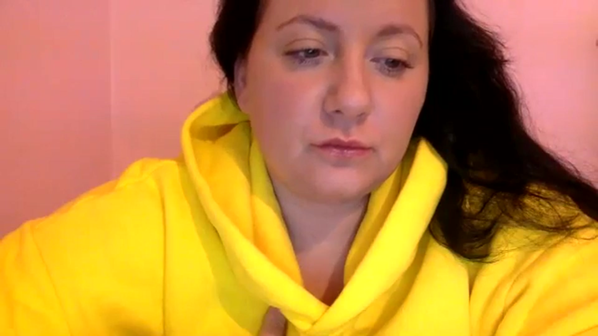 Gallery image thumbnail from Pandabella's myfreecams stream on, 06/04/2024, 23:16 image 4 of 20