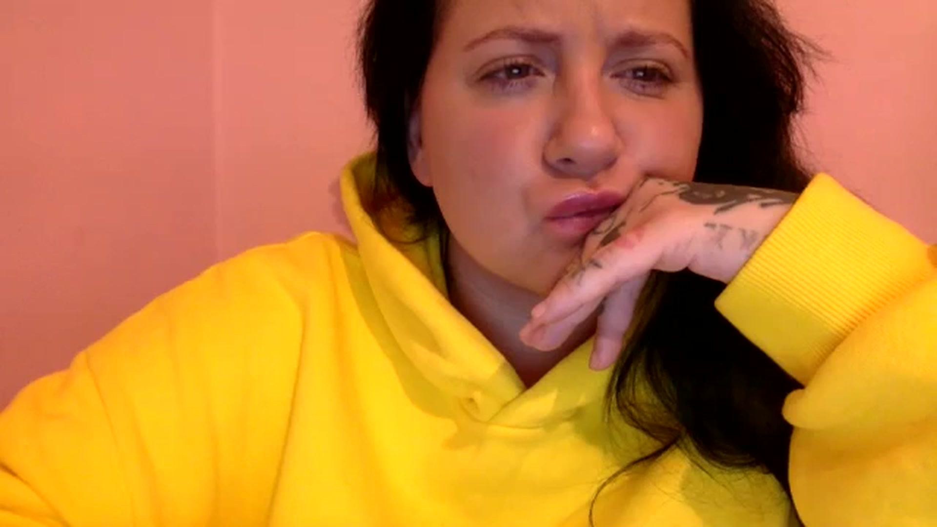 Gallery image thumbnail from Pandabella's myfreecams stream on, 06/04/2024, 23:33 image 9 of 20