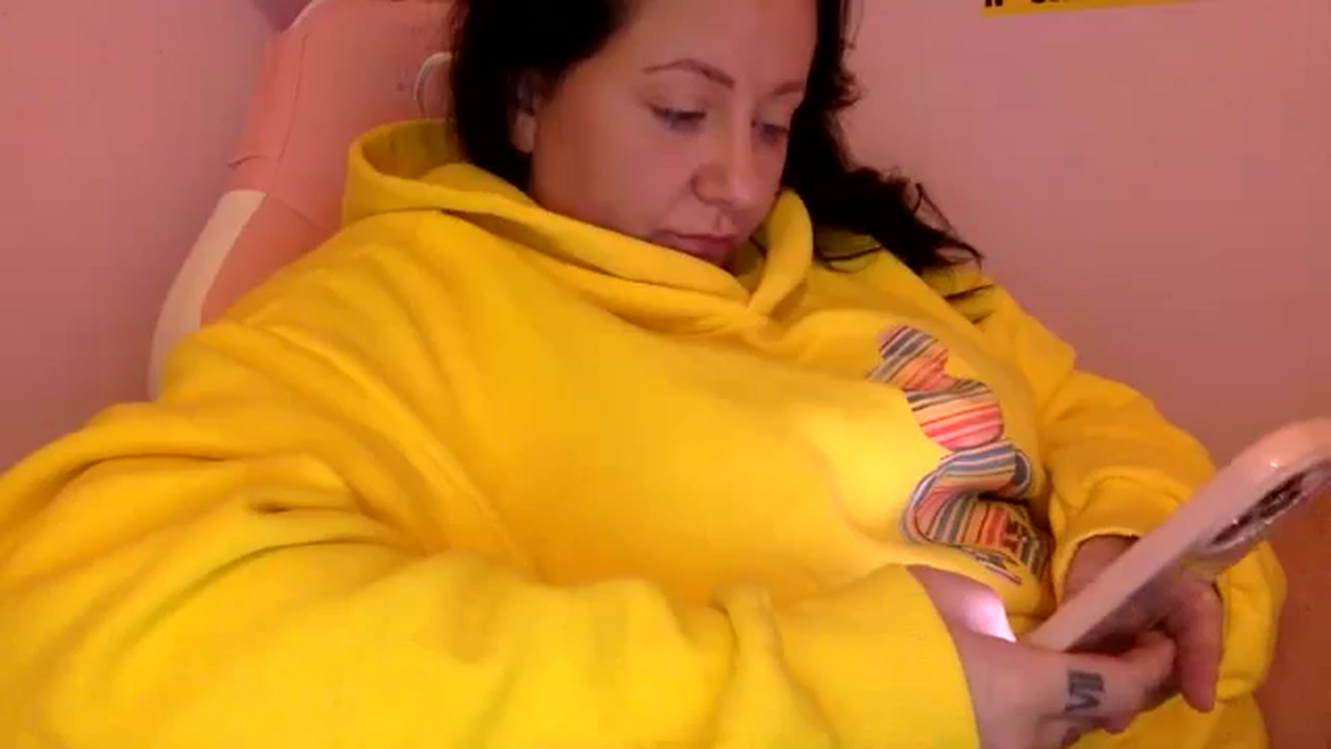 Gallery image thumbnail from Pandabella's myfreecams stream on, 06/05/2024, 24:15 image 7 of 20