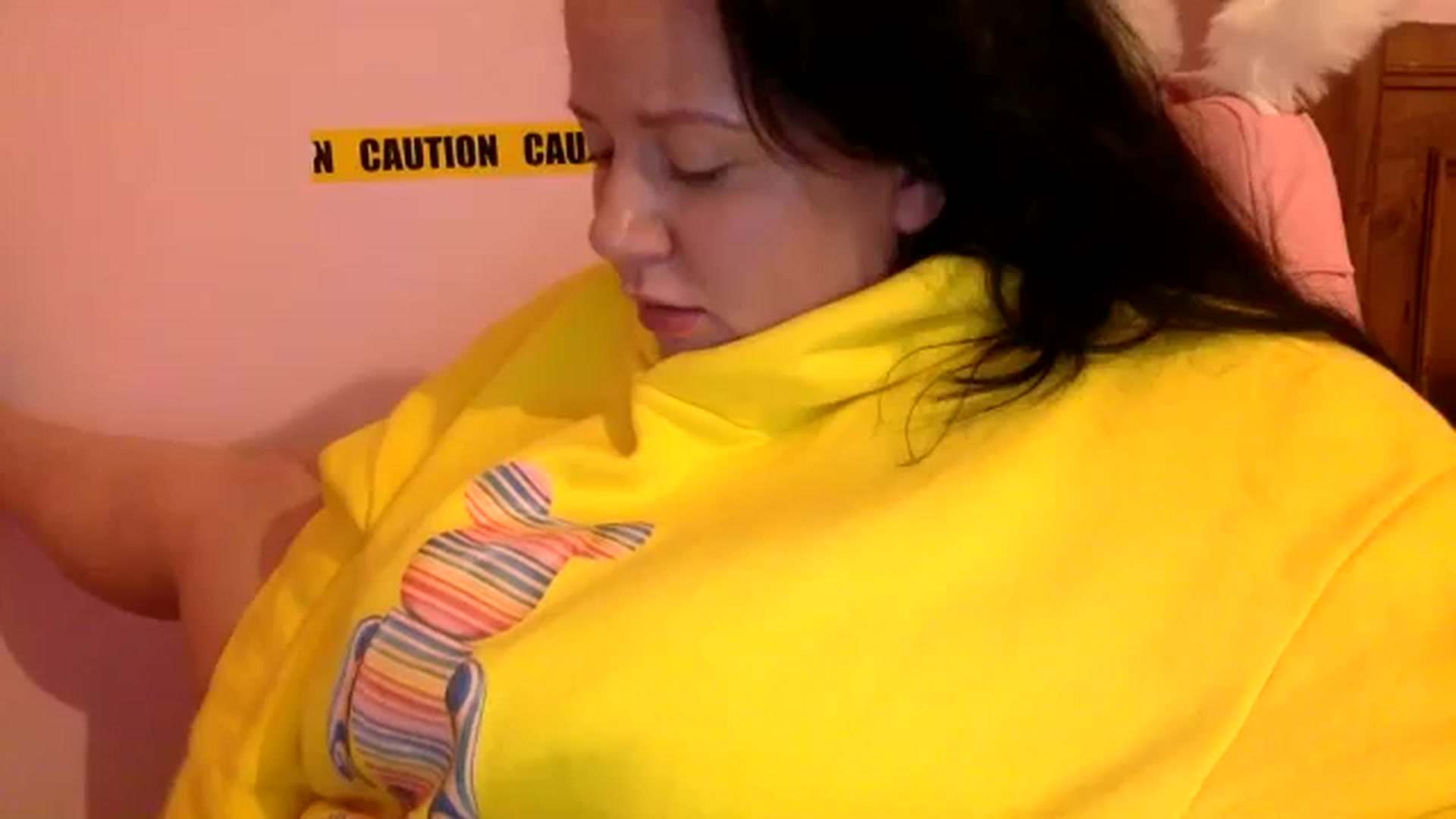 Gallery image thumbnail from Pandabella's myfreecams stream on, 06/05/2024, 24:15 image 17 of 20