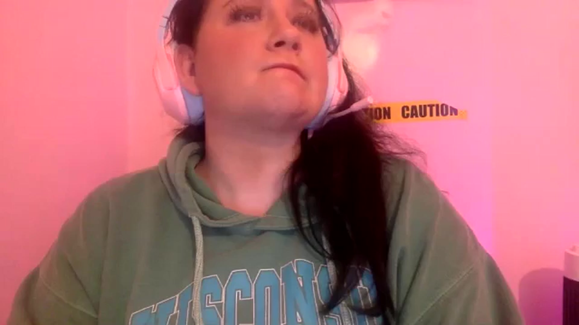 Gallery image thumbnail from Pandabella's myfreecams stream on, 06/15/2024, 24:54 image 17 of 20