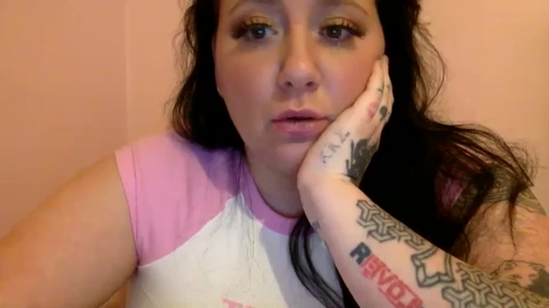 Gallery image thumbnail from Pandabella's myfreecams stream on, 06/16/2024, 23:58 image 14 of 20