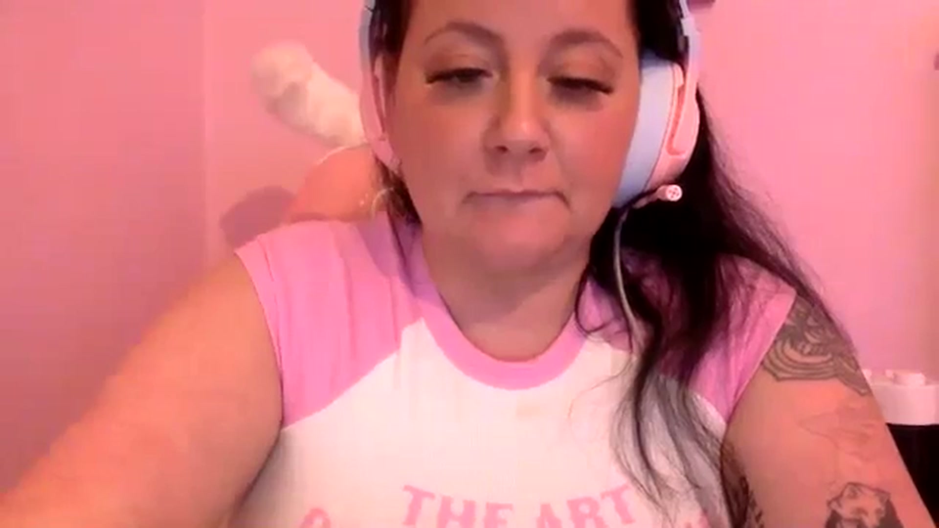 Gallery image thumbnail from Pandabella's myfreecams stream on, 06/17/2024, 01:05 image 4 of 20