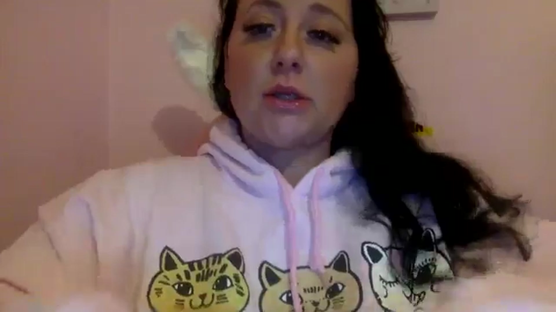 Gallery image thumbnail from Pandabella's myfreecams stream on, 07/06/2024, 21:07 image 14 of 20