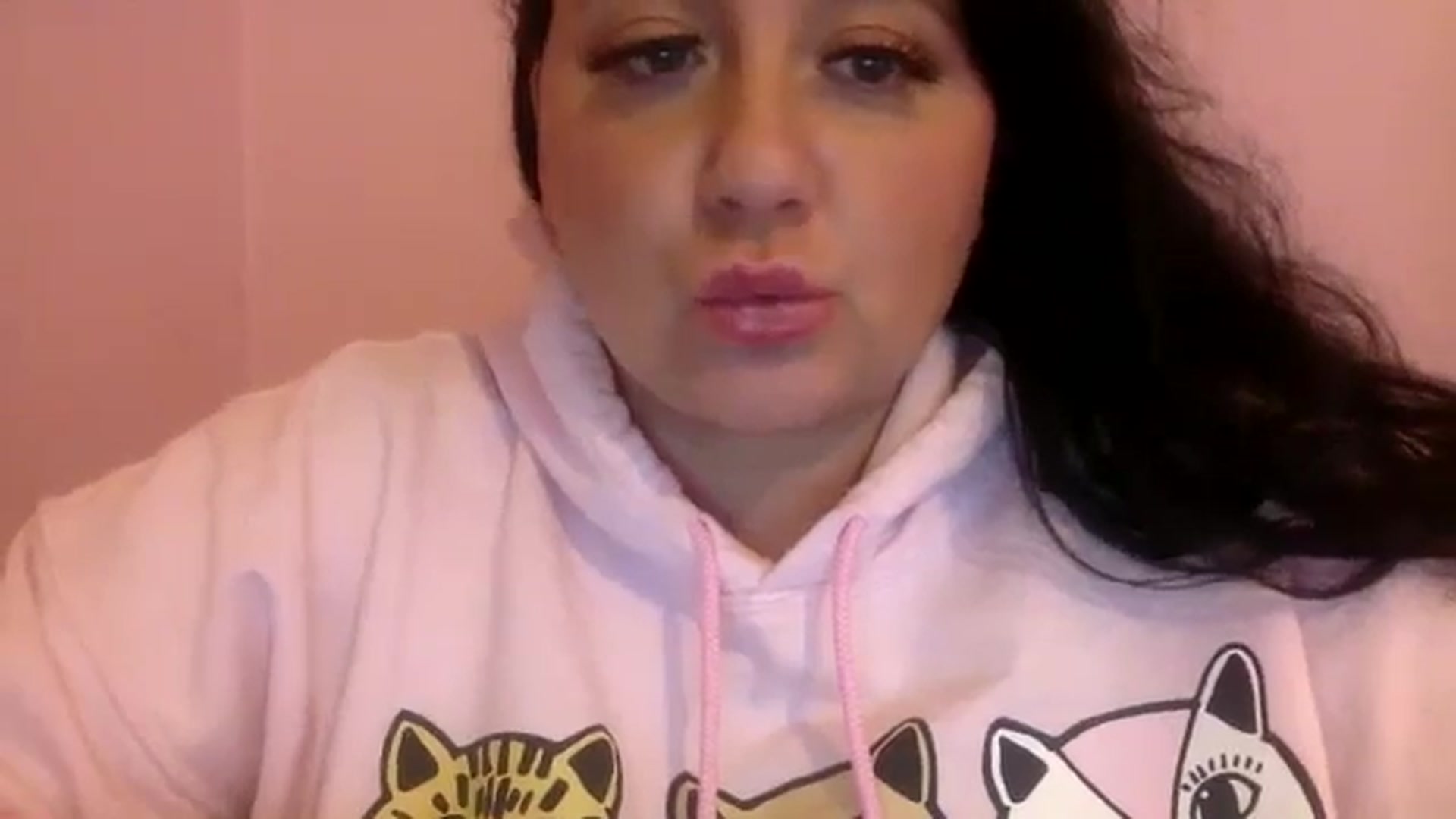 Gallery image thumbnail from Pandabella's myfreecams stream on, 07/06/2024, 22:21 image 2 of 20