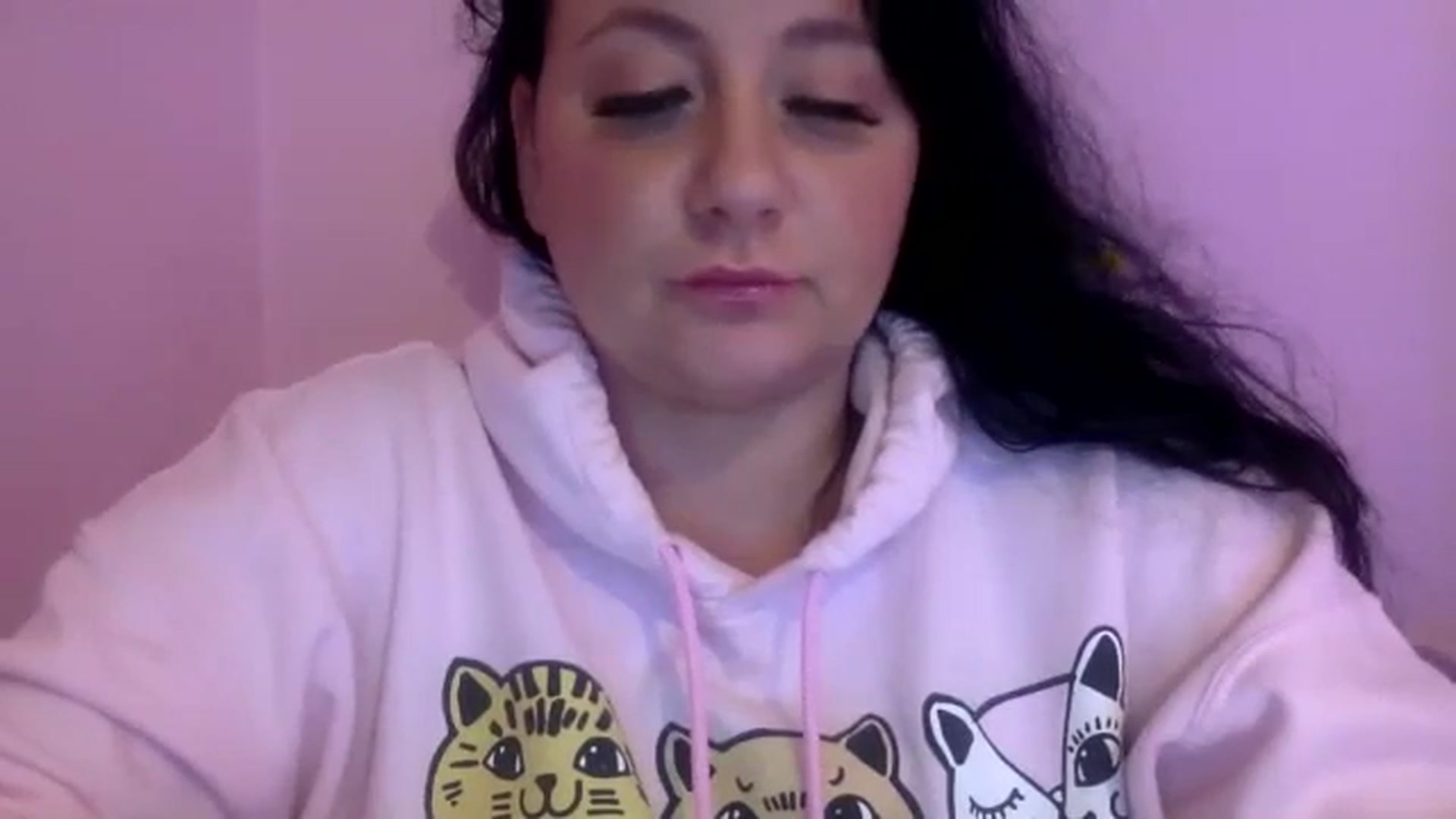 Gallery image thumbnail from Pandabella's myfreecams stream on, 07/06/2024, 22:21 image 14 of 20