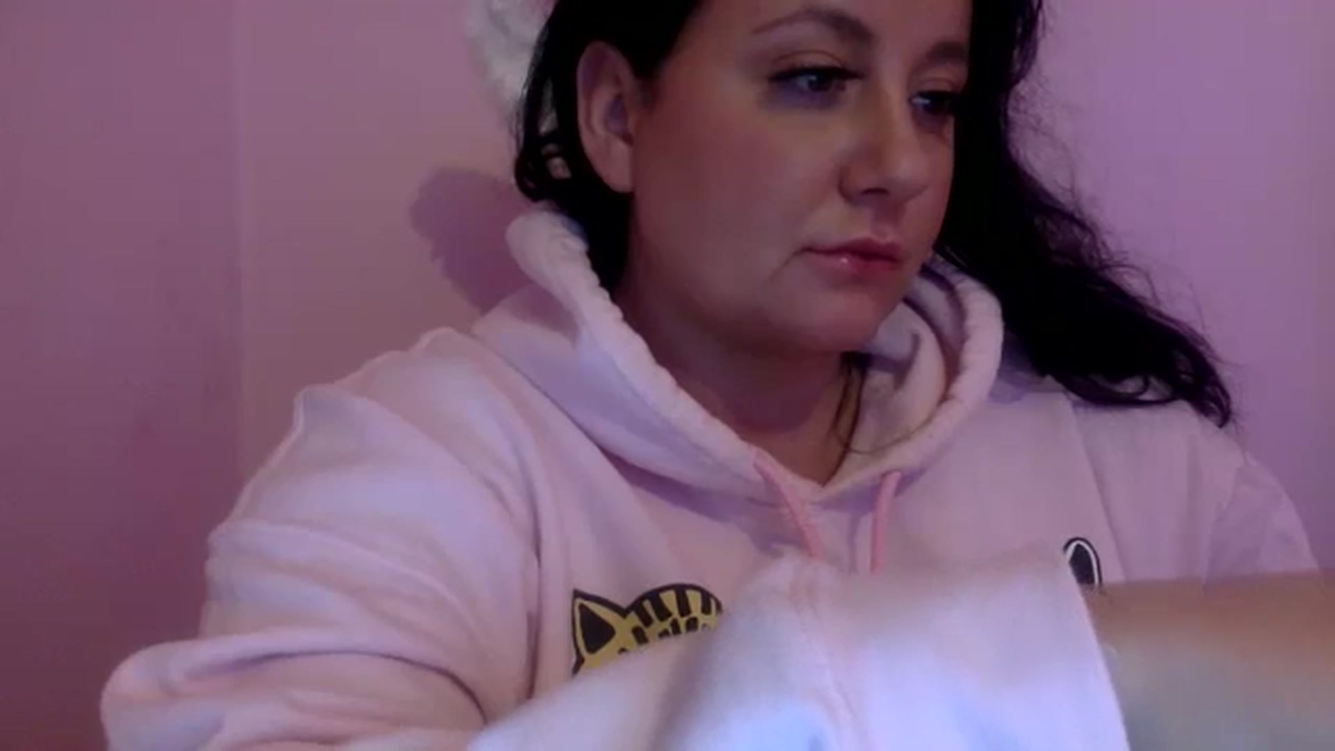 Gallery image thumbnail from Pandabella's myfreecams stream on, 07/06/2024, 22:21 image 13 of 20