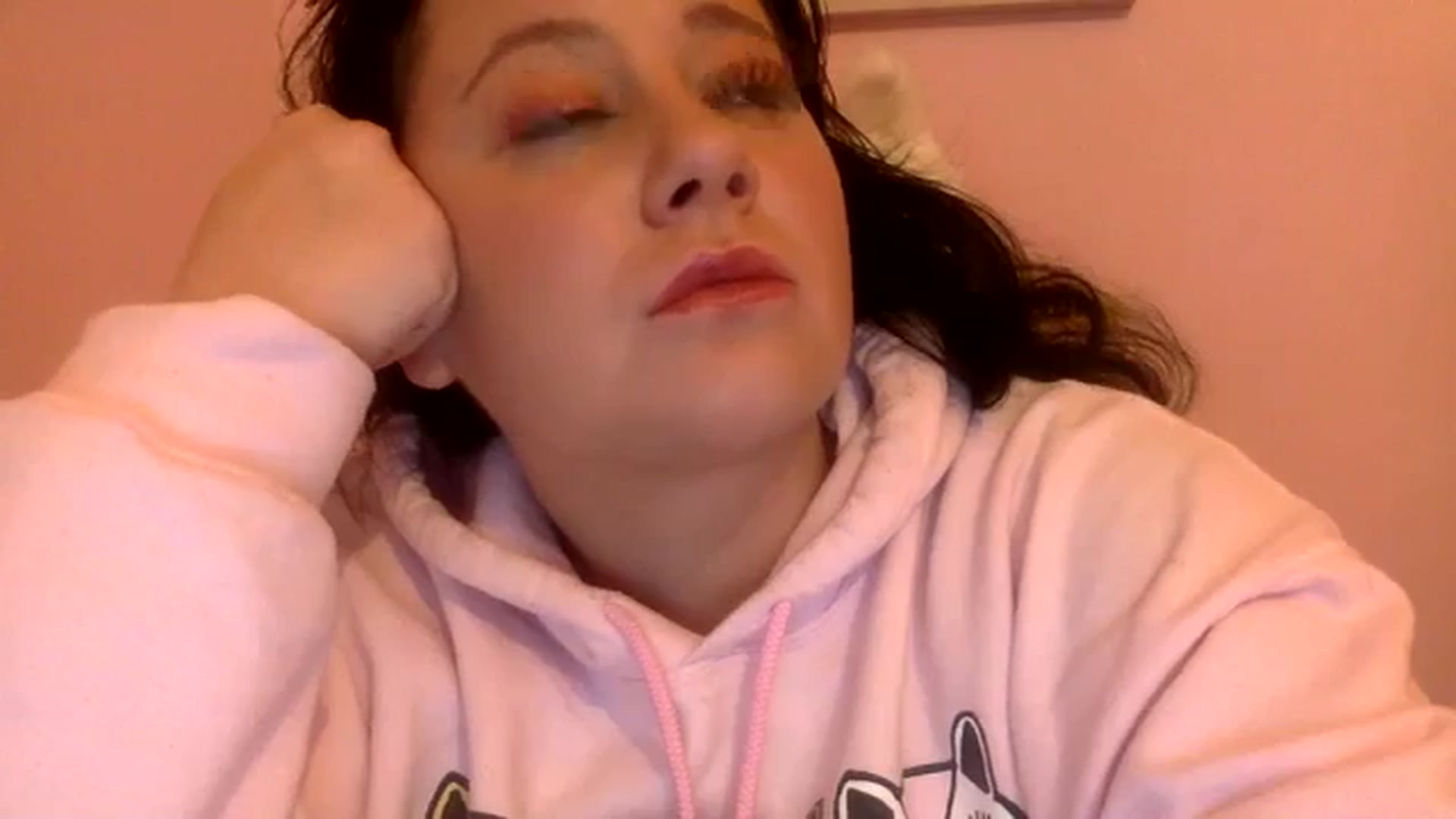 Gallery image thumbnail from Pandabella's myfreecams stream on, 07/07/2024, 19:34 image 5 of 20