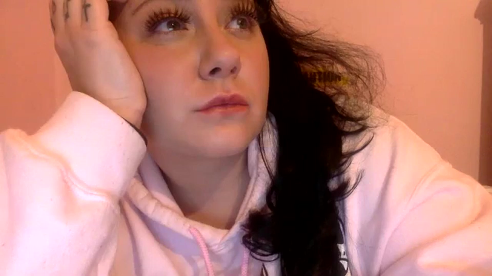 Gallery image thumbnail from Pandabella's myfreecams stream on, 07/07/2024, 19:34 image 13 of 20