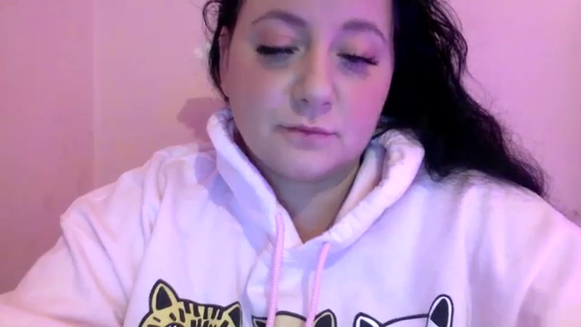 Gallery image thumbnail from Pandabella's myfreecams stream on, 07/17/2024, 24:39 image 3 of 20