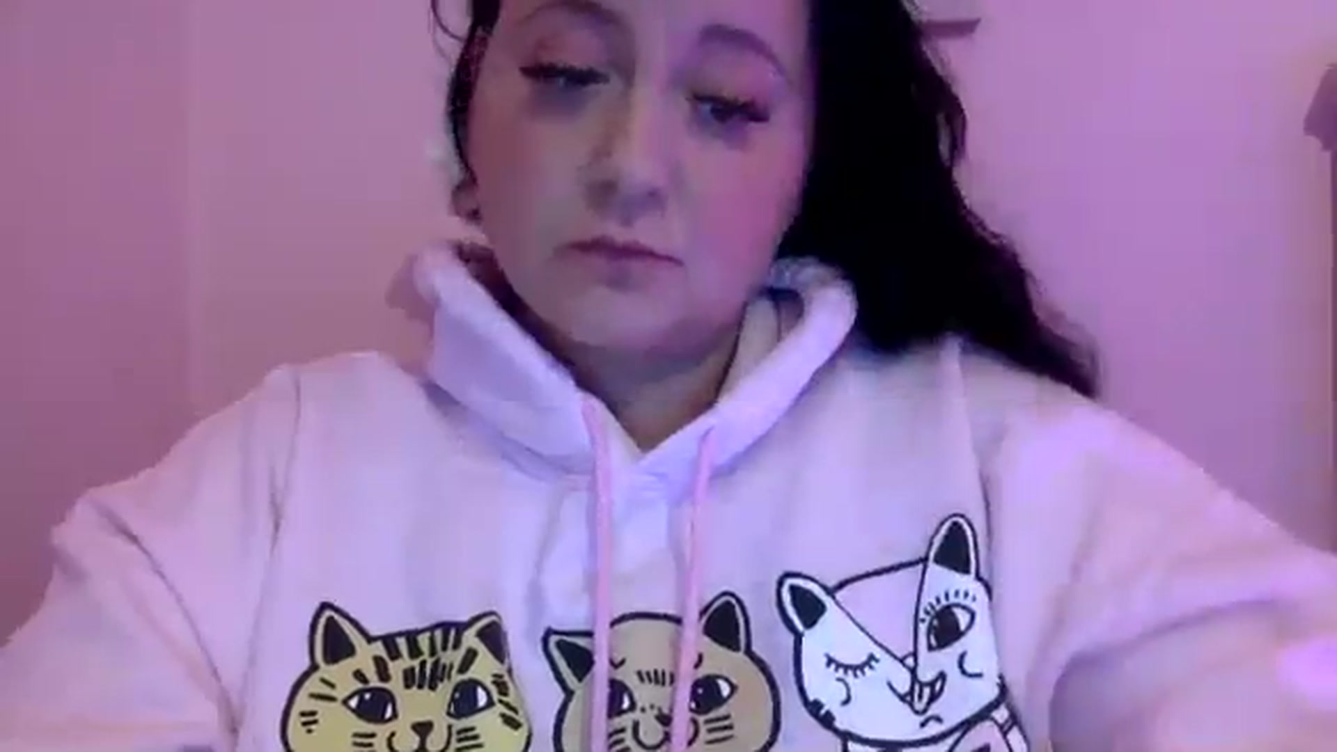 Gallery image thumbnail from Pandabella's myfreecams stream on, 07/17/2024, 24:39 image 6 of 20