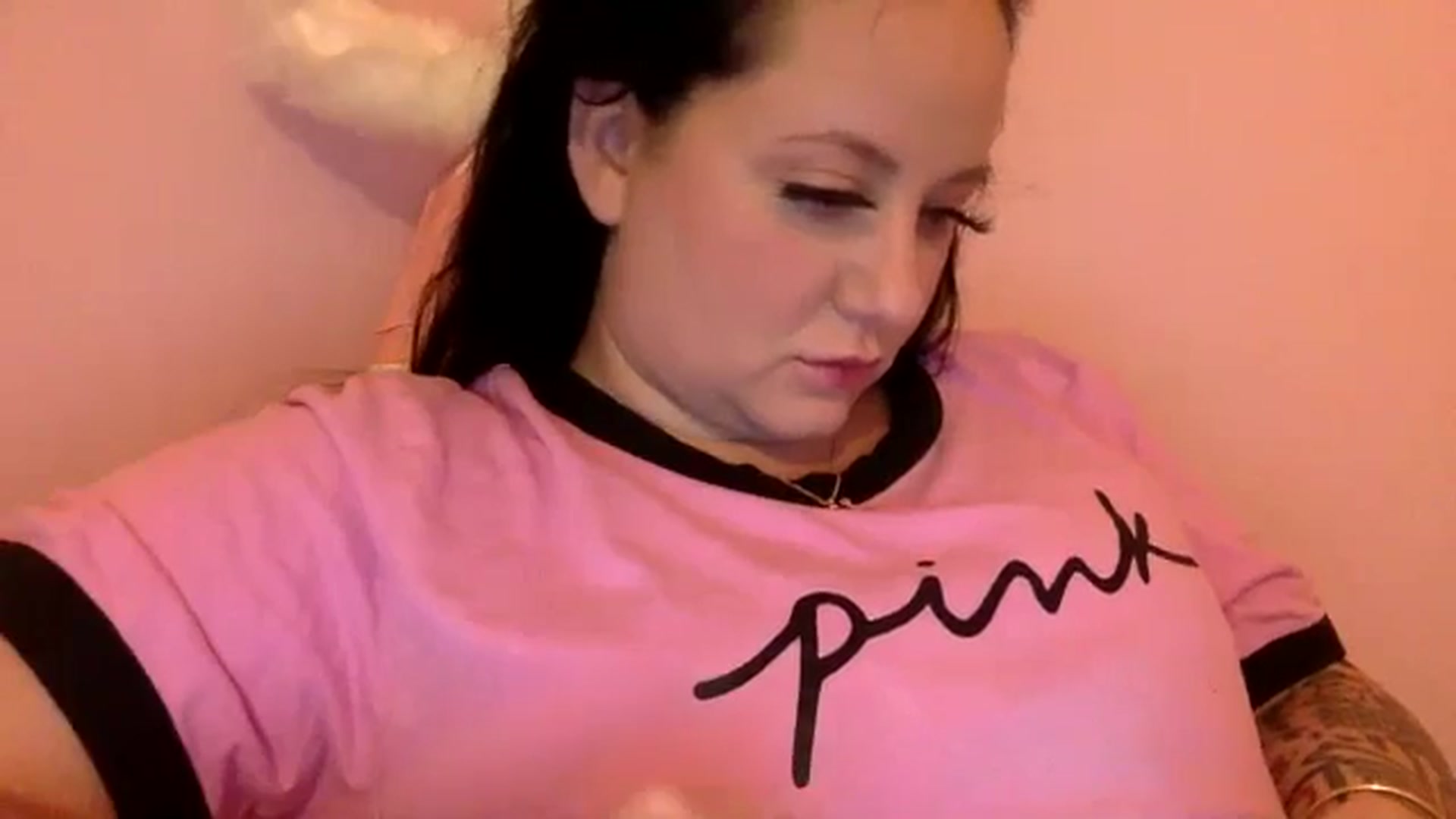 Gallery image thumbnail from Pandabella's myfreecams stream on, 07/19/2024, 24:41 image 4 of 20