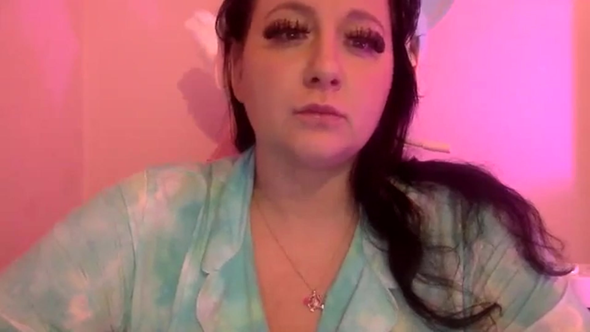 Gallery image thumbnail from Pandabella's myfreecams stream on, 07/27/2024, 23:14 image 16 of 20