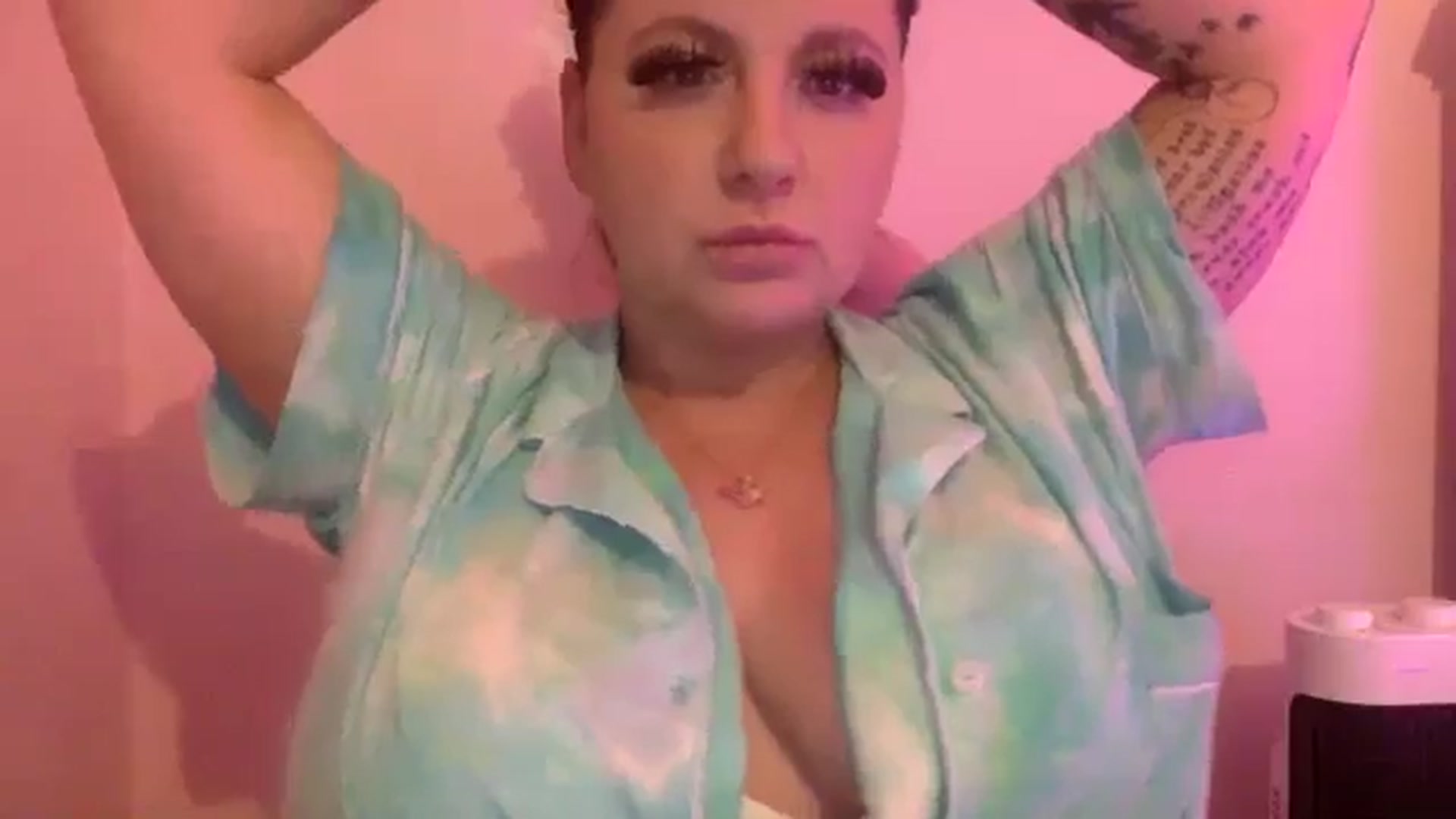 Gallery image thumbnail from Pandabella's myfreecams stream on, 07/27/2024, 23:14 image 6 of 20
