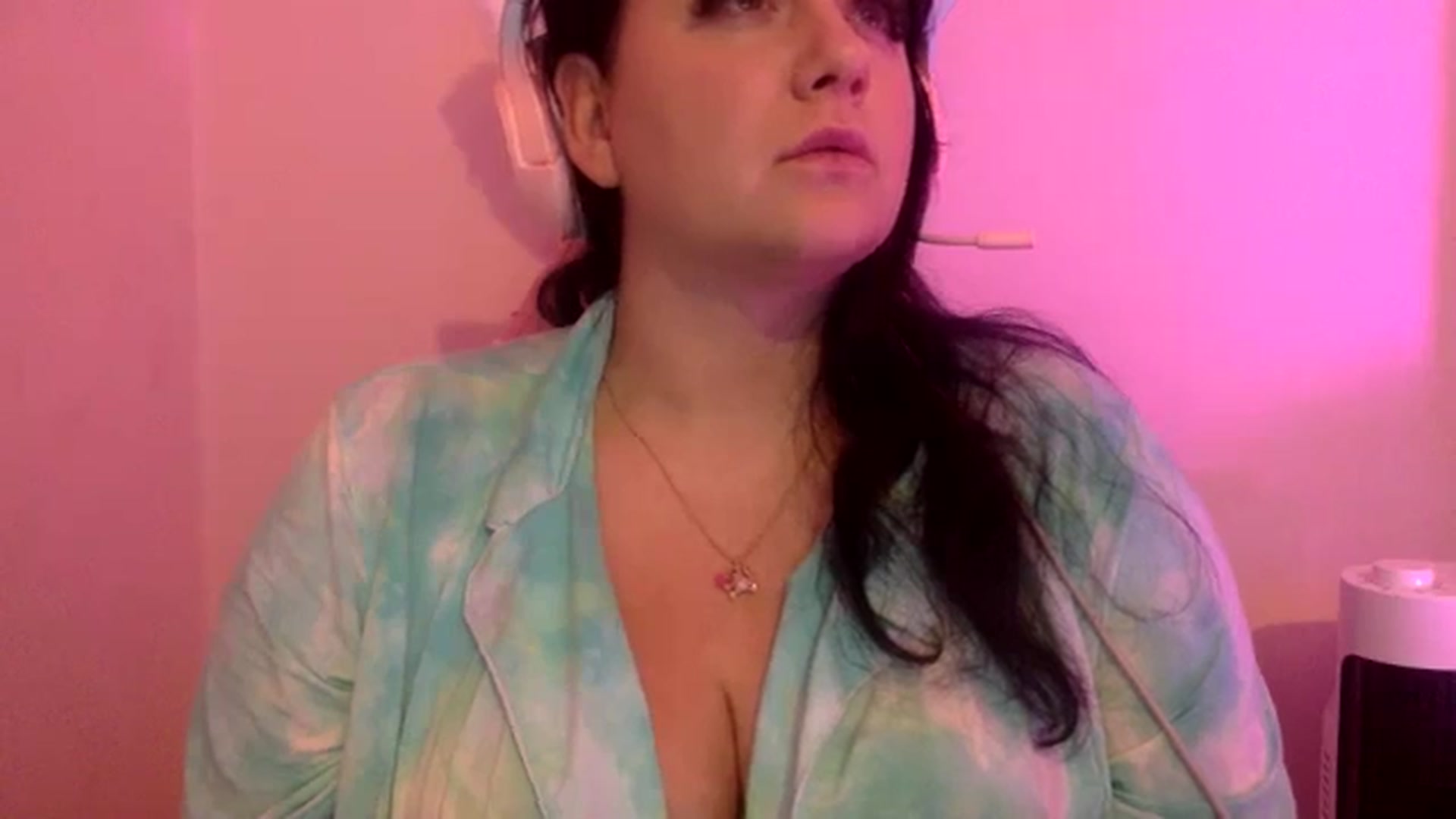 Gallery image thumbnail from Pandabella's myfreecams stream on, 07/27/2024, 23:14 image 13 of 20