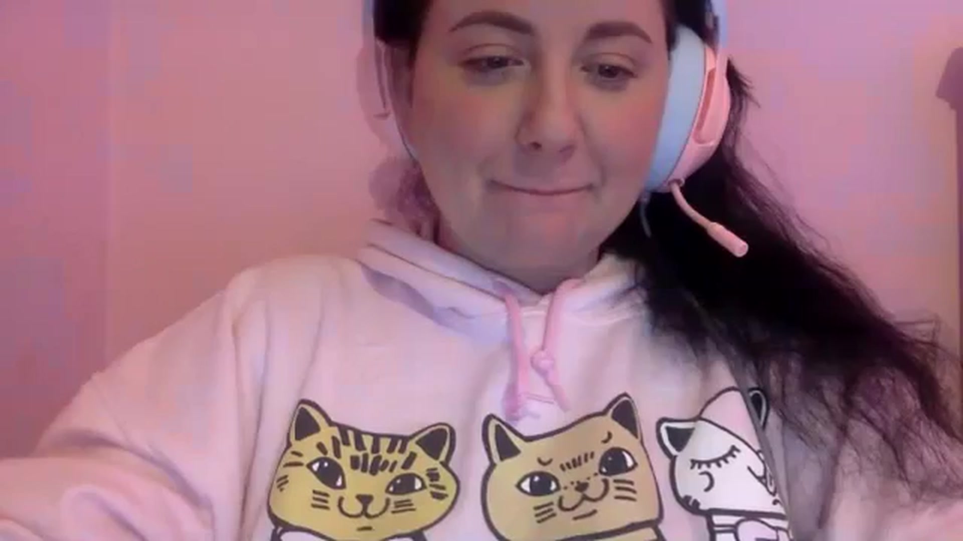 Gallery image thumbnail from Pandabella's myfreecams stream on, 08/04/2024, 01:38 image 2 of 20