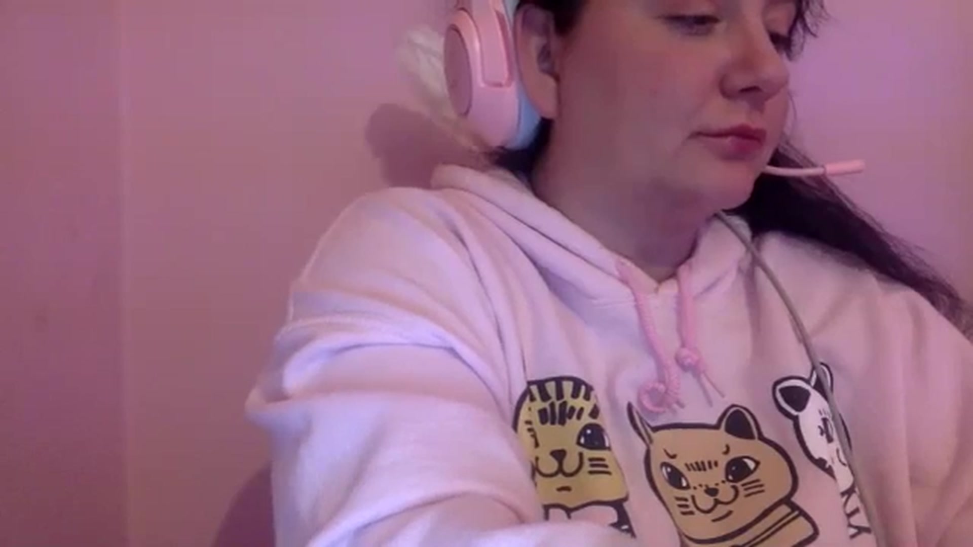 Gallery image thumbnail from Pandabella's myfreecams stream on, 08/04/2024, 01:38 image 12 of 20
